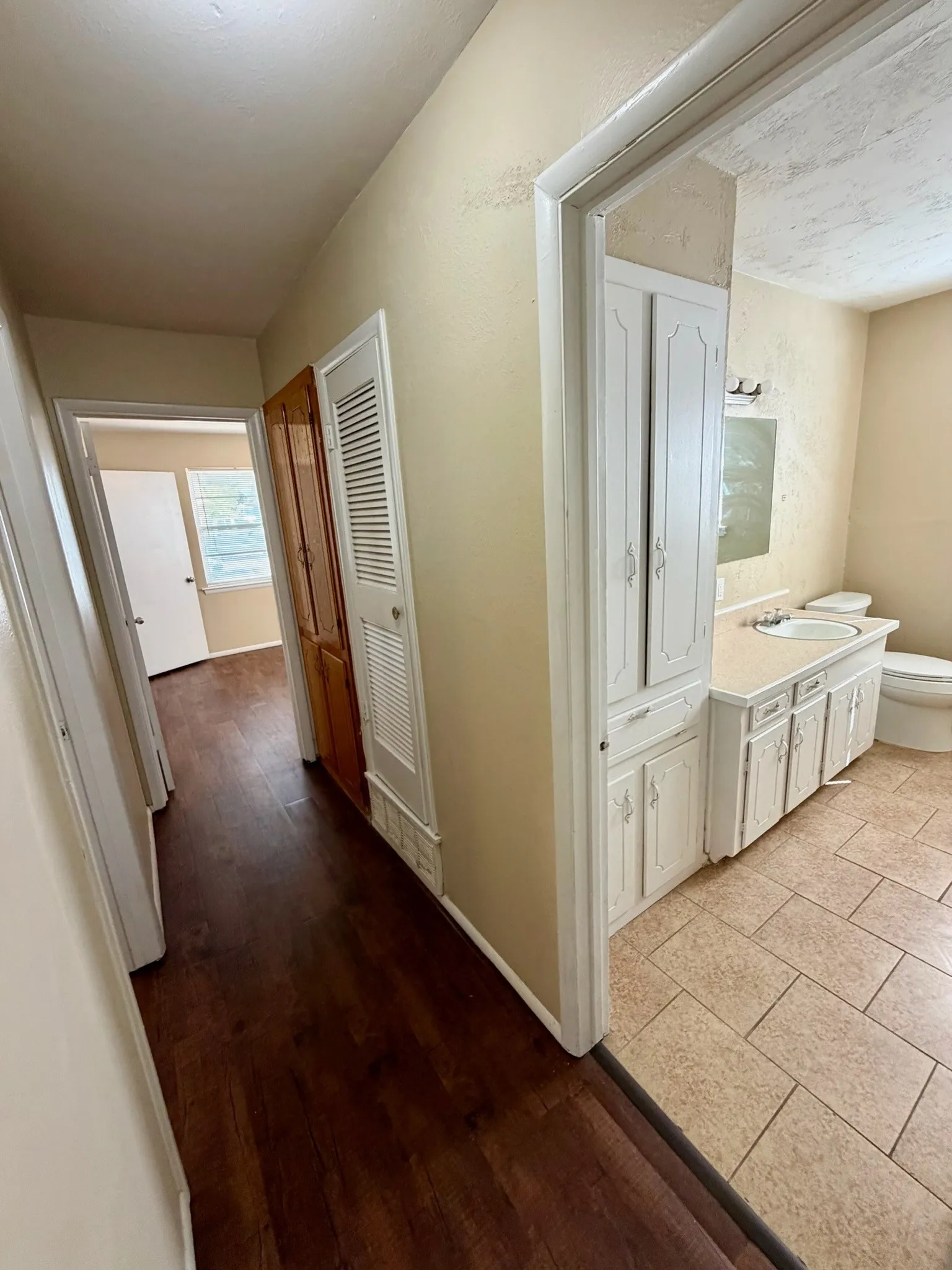 Single Family Residence For Sale in Tarrant County , 5916 Bowling Drive, Watauga, Texas 76148, 3 Bedroom, 2 Bathroom, 2 Garage spaces, 1,199 Sqft, built in 1966, mls#21388376, Real Estate Agent in Watauga, Homes For Sale in Tarrant county, Homes For Sale in Watauga, Realtor in Watauga Texas, Real Estate Brokerage Independent Realty Texas, Luminita Cordes Realtor