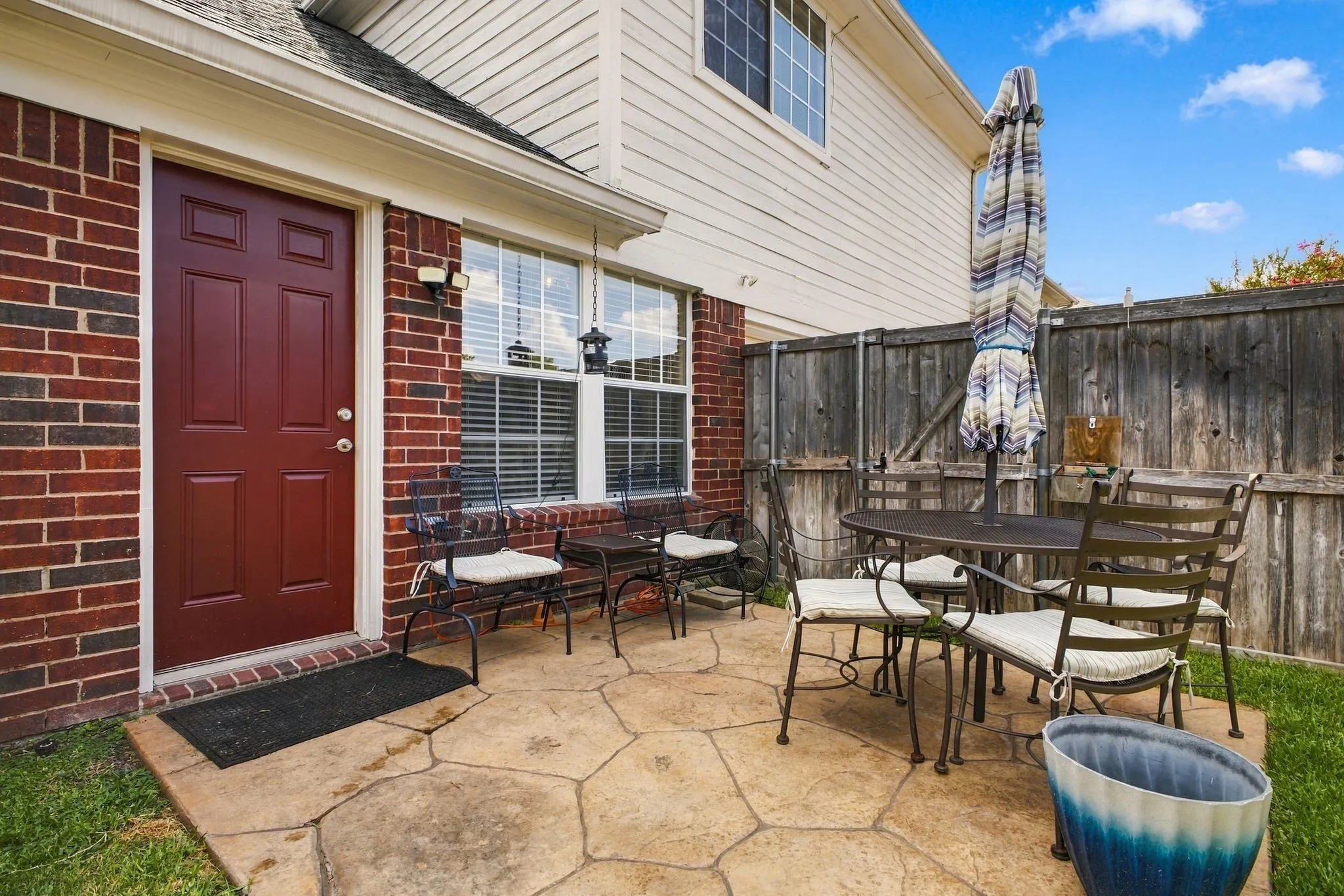 Single Family Residence For Sale in Collin County , 6239 Cupertino Trail, Dallas, Texas 75252, 4 Bedroom, 3 Bathroom, 2 Garage spaces, 2,365 Sqft, built in 1993, mls#21388078, Real Estate Agent in Dallas, Homes For Sale in Collin county, Homes For Sale in Dallas, Realtor in Dallas Texas, Real Estate Brokerage Independent Realty Texas, Luminita Cordes Realtor