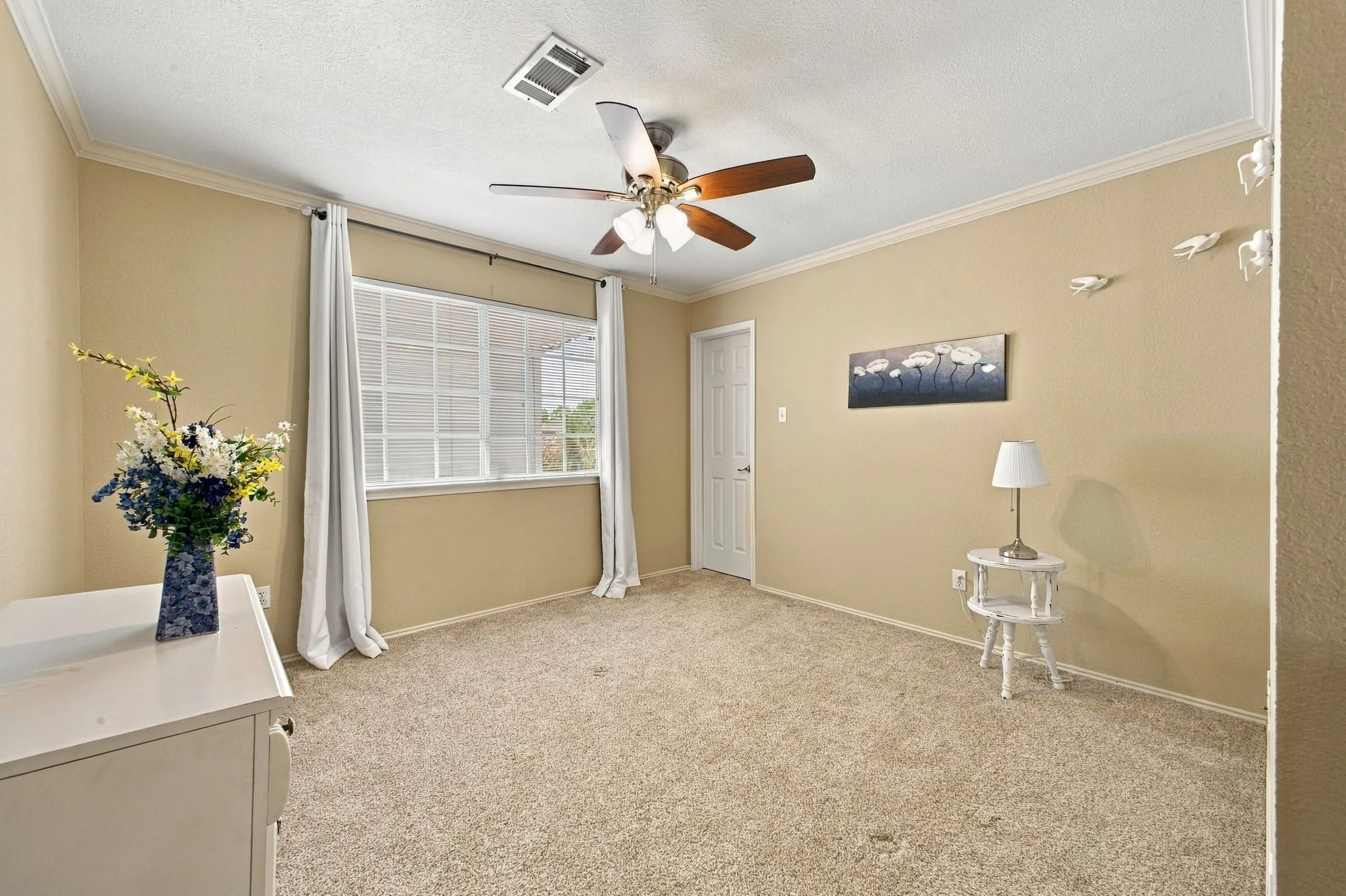 Single Family Residence For Sale in Collin County , 6239 Cupertino Trail, Dallas, Texas 75252, 4 Bedroom, 3 Bathroom, 2 Garage spaces, 2,365 Sqft, built in 1993, mls#21388078, Real Estate Agent in Dallas, Homes For Sale in Collin county, Homes For Sale in Dallas, Realtor in Dallas Texas, Real Estate Brokerage Independent Realty Texas, Luminita Cordes Realtor