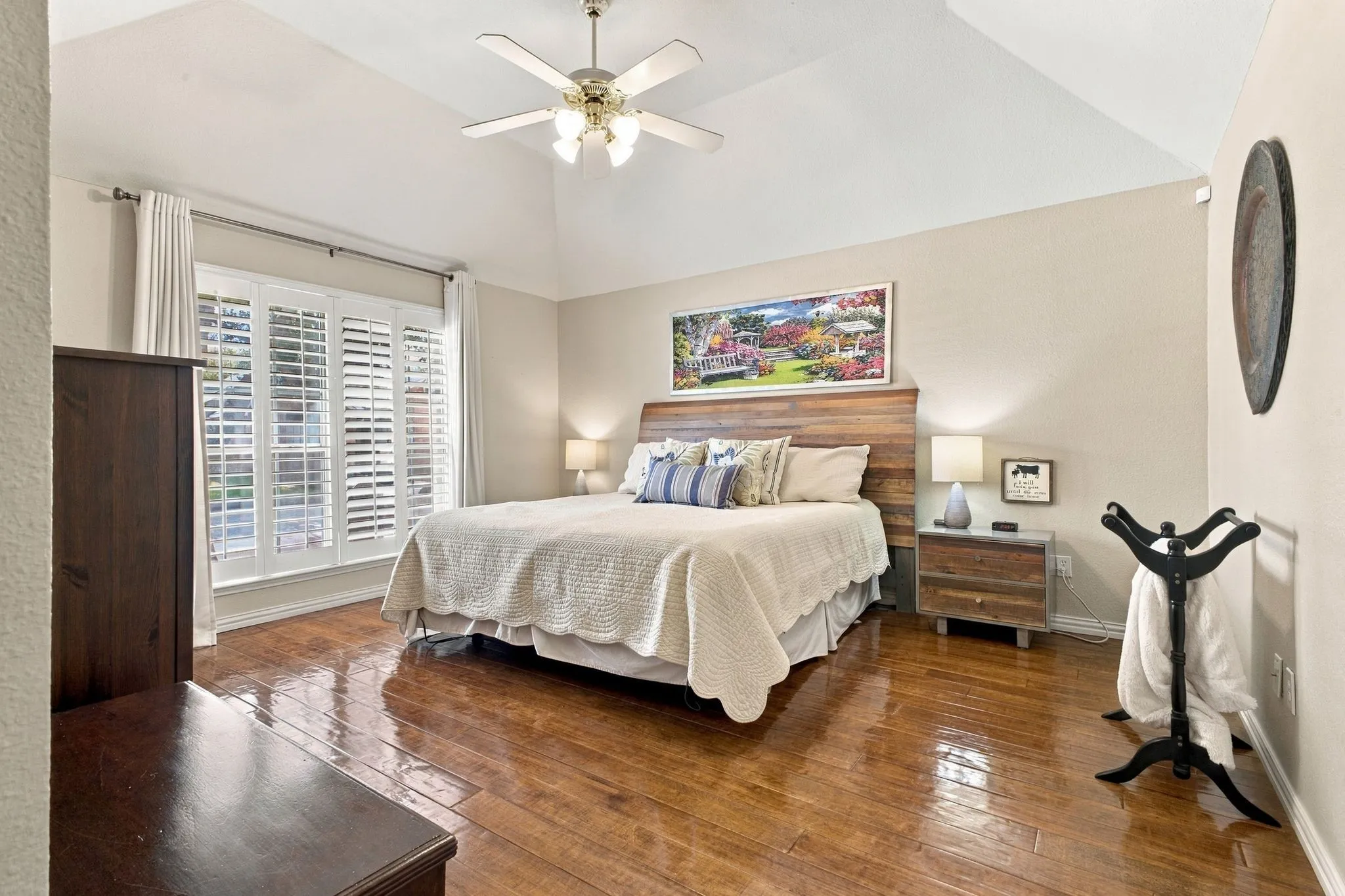 Single Family Residence For Sale in Collin County , 6239 Cupertino Trail, Dallas, Texas 75252, 4 Bedroom, 3 Bathroom, 2 Garage spaces, 2,365 Sqft, built in 1993, mls#21388078, Real Estate Agent in Dallas, Homes For Sale in Collin county, Homes For Sale in Dallas, Realtor in Dallas Texas, Real Estate Brokerage Independent Realty Texas, Luminita Cordes Realtor