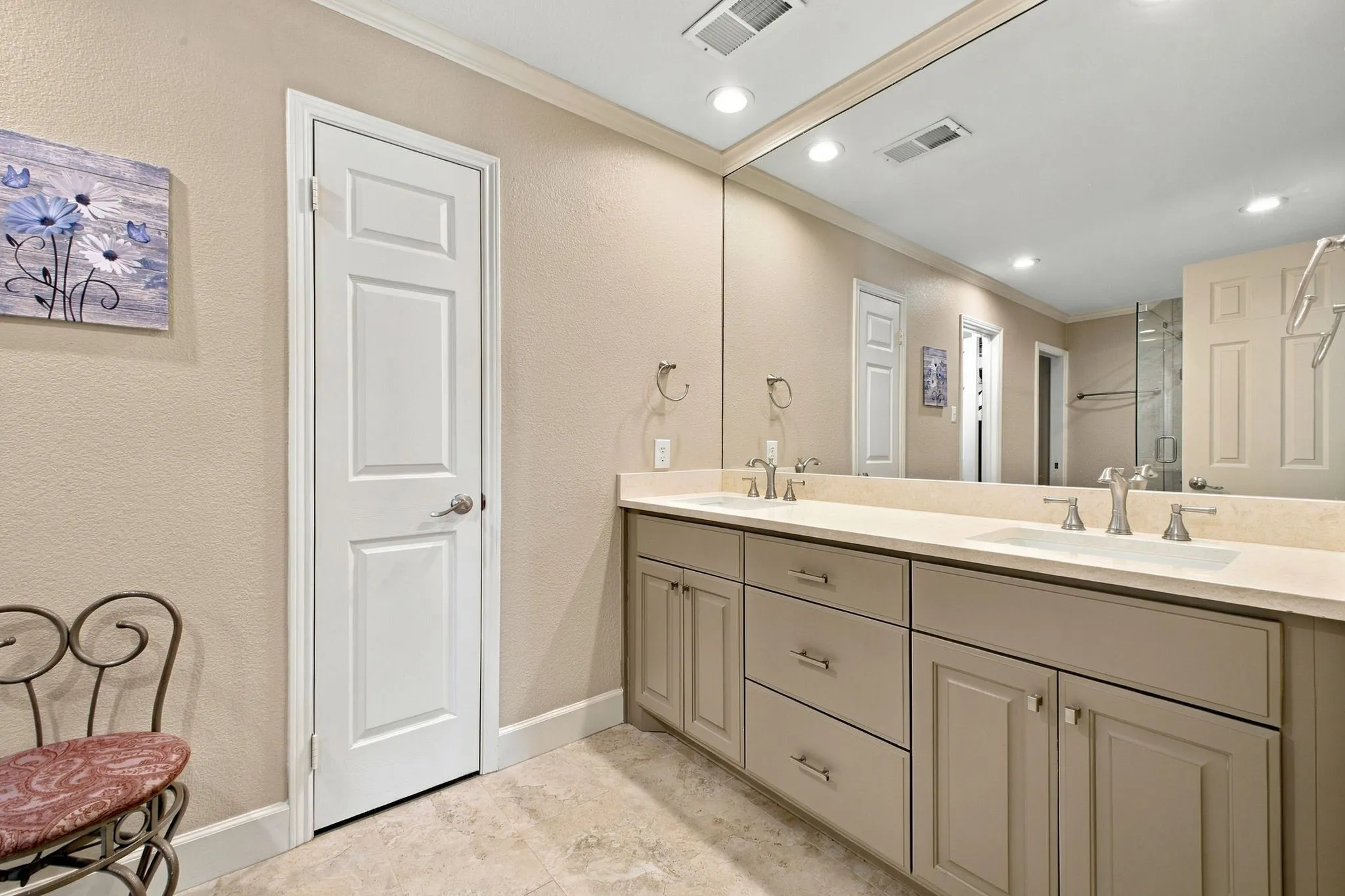 Single Family Residence For Sale in Collin County , 6239 Cupertino Trail, Dallas, Texas 75252, 4 Bedroom, 3 Bathroom, 2 Garage spaces, 2,365 Sqft, built in 1993, mls#21388078, Real Estate Agent in Dallas, Homes For Sale in Collin county, Homes For Sale in Dallas, Realtor in Dallas Texas, Real Estate Brokerage Independent Realty Texas, Luminita Cordes Realtor