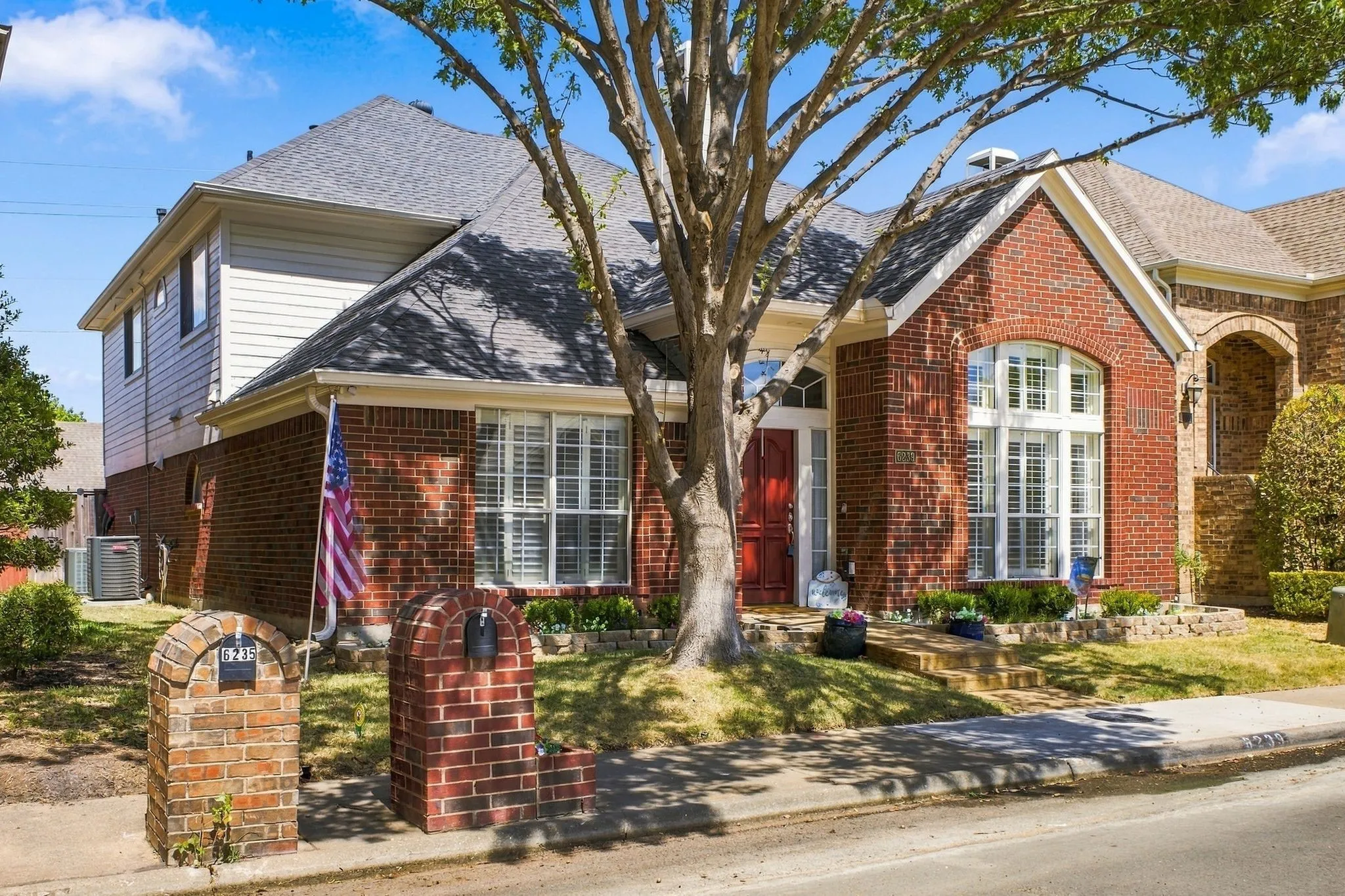 Single Family Residence For Sale in Collin County , 6239 Cupertino Trail, Dallas, Texas 75252, 4 Bedroom, 3 Bathroom, 2 Garage spaces, 2,365 Sqft, built in 1993, mls#21388078, Real Estate Agent in Dallas, Homes For Sale in Collin county, Homes For Sale in Dallas, Realtor in Dallas Texas, Real Estate Brokerage Independent Realty Texas, Luminita Cordes Realtor