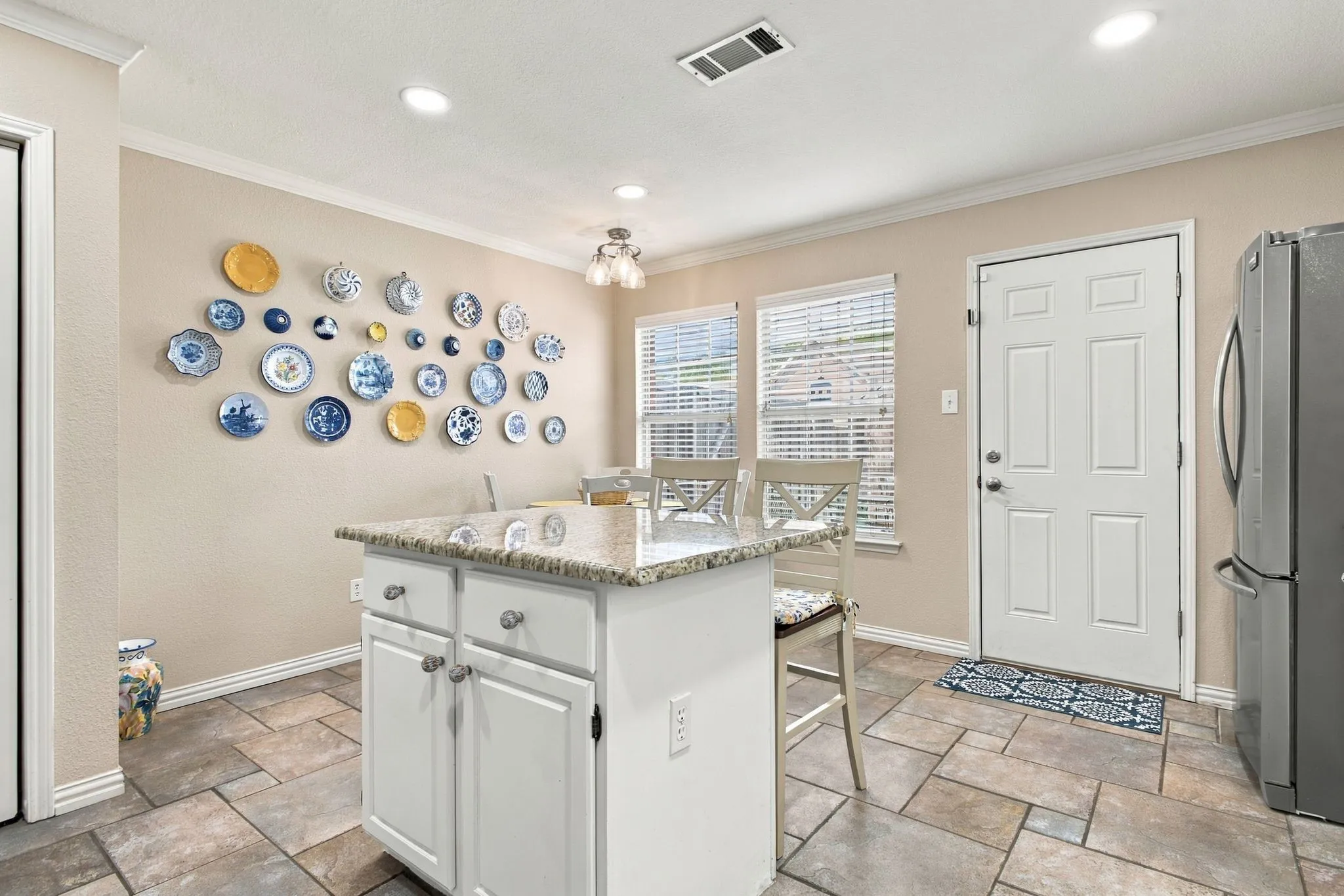Single Family Residence For Sale in Collin County , 6239 Cupertino Trail, Dallas, Texas 75252, 4 Bedroom, 3 Bathroom, 2 Garage spaces, 2,365 Sqft, built in 1993, mls#21388078, Real Estate Agent in Dallas, Homes For Sale in Collin county, Homes For Sale in Dallas, Realtor in Dallas Texas, Real Estate Brokerage Independent Realty Texas, Luminita Cordes Realtor