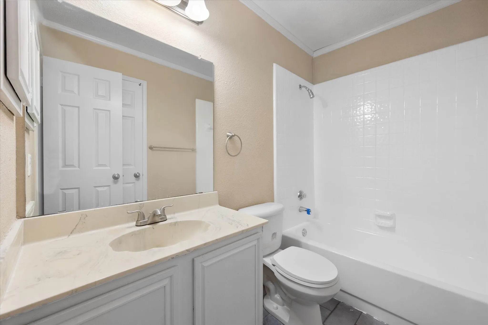 Single Family Residence For Sale in Tarrant County , 926 Tennis Villa Drive, Arlington, Texas 76017, 3 Bedroom, 2 Bathroom, 2 Garage spaces, 1,582 Sqft, built in 1991, mls#21387925, Real Estate Agent in Arlington, Homes For Sale in Tarrant county, Homes For Sale in Arlington, Realtor in Arlington Texas, Real Estate Brokerage Independent Realty Texas, Luminita Cordes Realtor