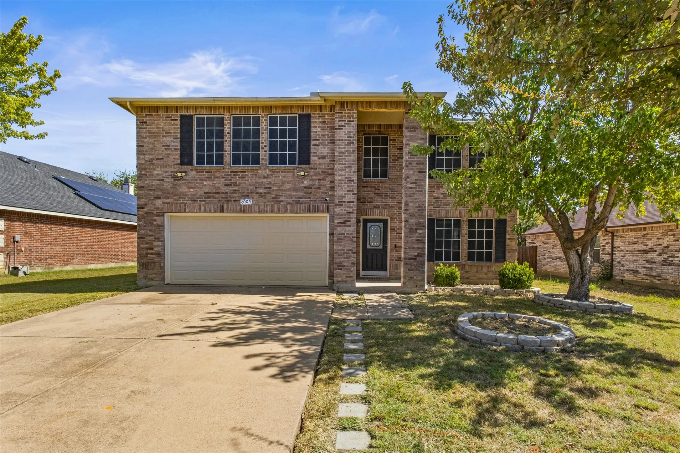 Single Family Residence For Sale in Tarrant County , 8005 York Beach Place, Arlington, Texas 76002, 5 Bedroom, 4 Bathroom, 2 Garage spaces, 4,115 Sqft, built in 2006, mls#21386742, Real Estate Agent in Arlington, Homes For Sale in Tarrant county, Homes For Sale in Arlington, Realtor in Arlington Texas, Real Estate Brokerage Independent Realty Texas, Luminita Cordes Realtor