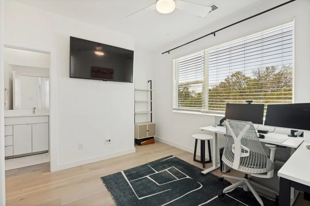Condominium For Sale in Dallas County , 427 W 10th Street 201, Dallas, Texas 75208, 2 Bedroom, 3 Bathroom, 2 Garage spaces, 2,025 Sqft, built in 2020, mls#21382027, Real Estate Agent in Dallas, Homes For Sale in Dallas county, Homes For Sale in Dallas, Realtor in Dallas Texas, Real Estate Brokerage Independent Realty Texas, Luminita Cordes Realtor