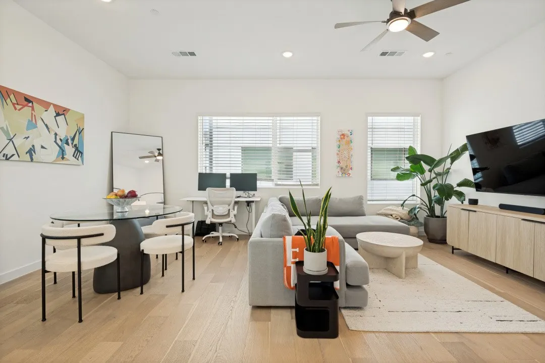Condominium For Sale in Dallas County , 427 W 10th Street 201, Dallas, Texas 75208, 2 Bedroom, 3 Bathroom, 2 Garage spaces, 2,025 Sqft, built in 2020, mls#21382027, Real Estate Agent in Dallas, Homes For Sale in Dallas county, Homes For Sale in Dallas, Realtor in Dallas Texas, Real Estate Brokerage Independent Realty Texas, Luminita Cordes Realtor
