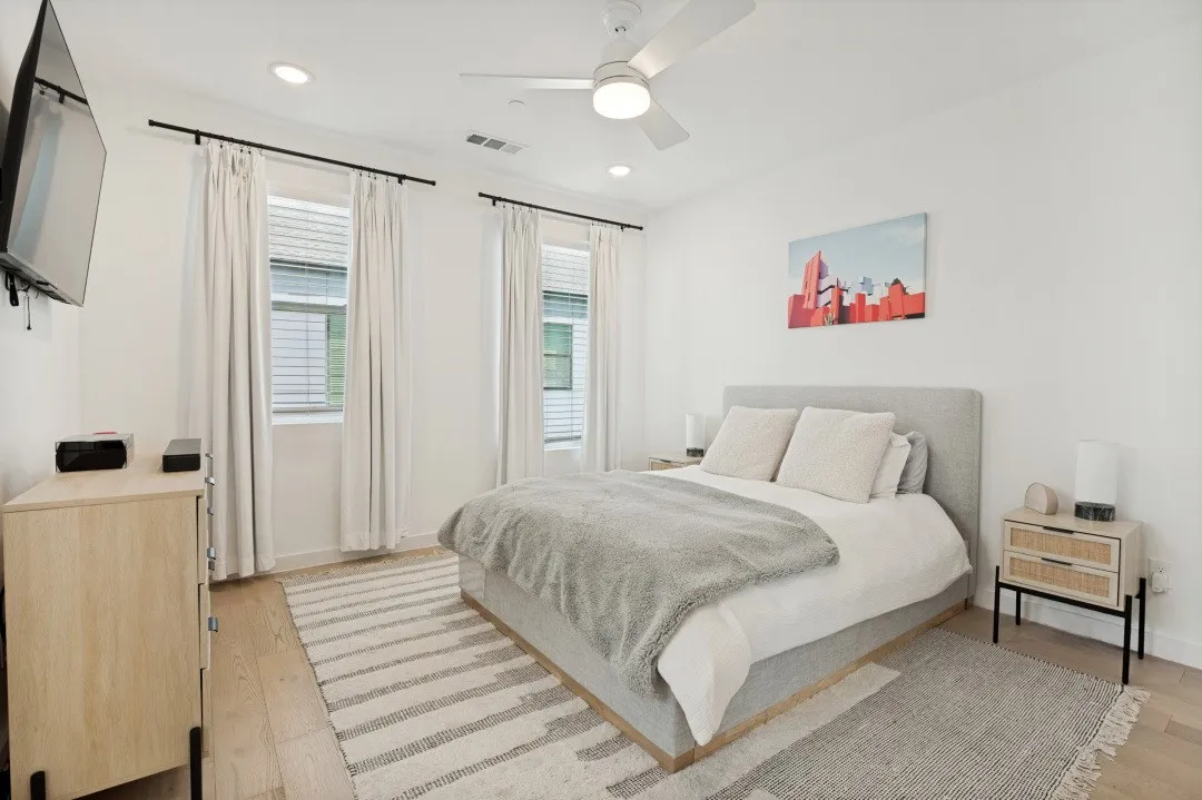Condominium For Sale in Dallas County , 427 W 10th Street 201, Dallas, Texas 75208, 2 Bedroom, 3 Bathroom, 2 Garage spaces, 2,025 Sqft, built in 2020, mls#21382027, Real Estate Agent in Dallas, Homes For Sale in Dallas county, Homes For Sale in Dallas, Realtor in Dallas Texas, Real Estate Brokerage Independent Realty Texas, Luminita Cordes Realtor