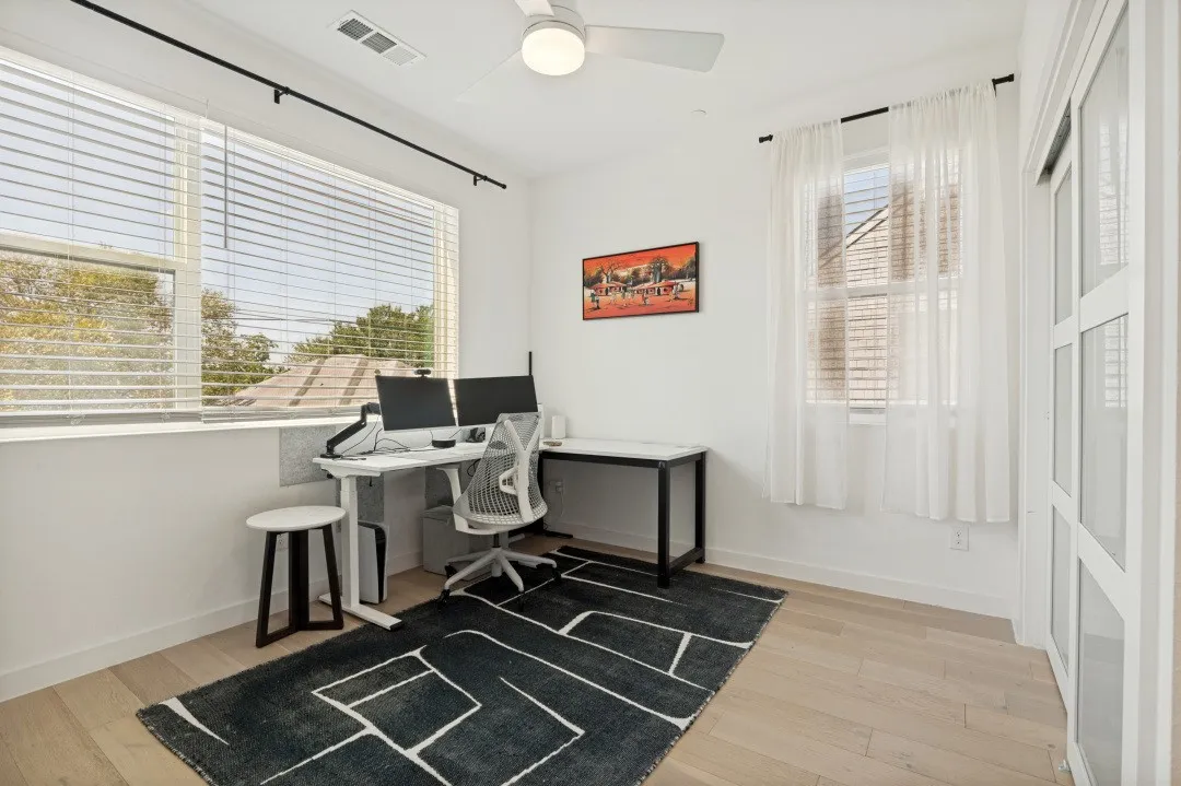 Condominium For Sale in Dallas County , 427 W 10th Street 201, Dallas, Texas 75208, 2 Bedroom, 3 Bathroom, 2 Garage spaces, 2,025 Sqft, built in 2020, mls#21382027, Real Estate Agent in Dallas, Homes For Sale in Dallas county, Homes For Sale in Dallas, Realtor in Dallas Texas, Real Estate Brokerage Independent Realty Texas, Luminita Cordes Realtor