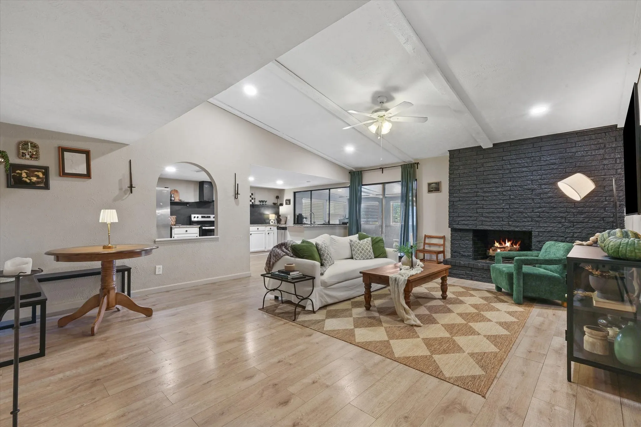 Single Family Residence For Sale in Dallas County , 168 Faircrest Drive, De Soto, Texas 75115, 3 Bedroom, 2 Bathroom, 2 Garage spaces, 2,134 Sqft, built in 1974, mls#21387528, Real Estate Agent in De Soto, Homes For Sale in Dallas county, Homes For Sale in De Soto, Realtor in De Soto Texas, Real Estate Brokerage Independent Realty Texas, Luminita Cordes Realtor