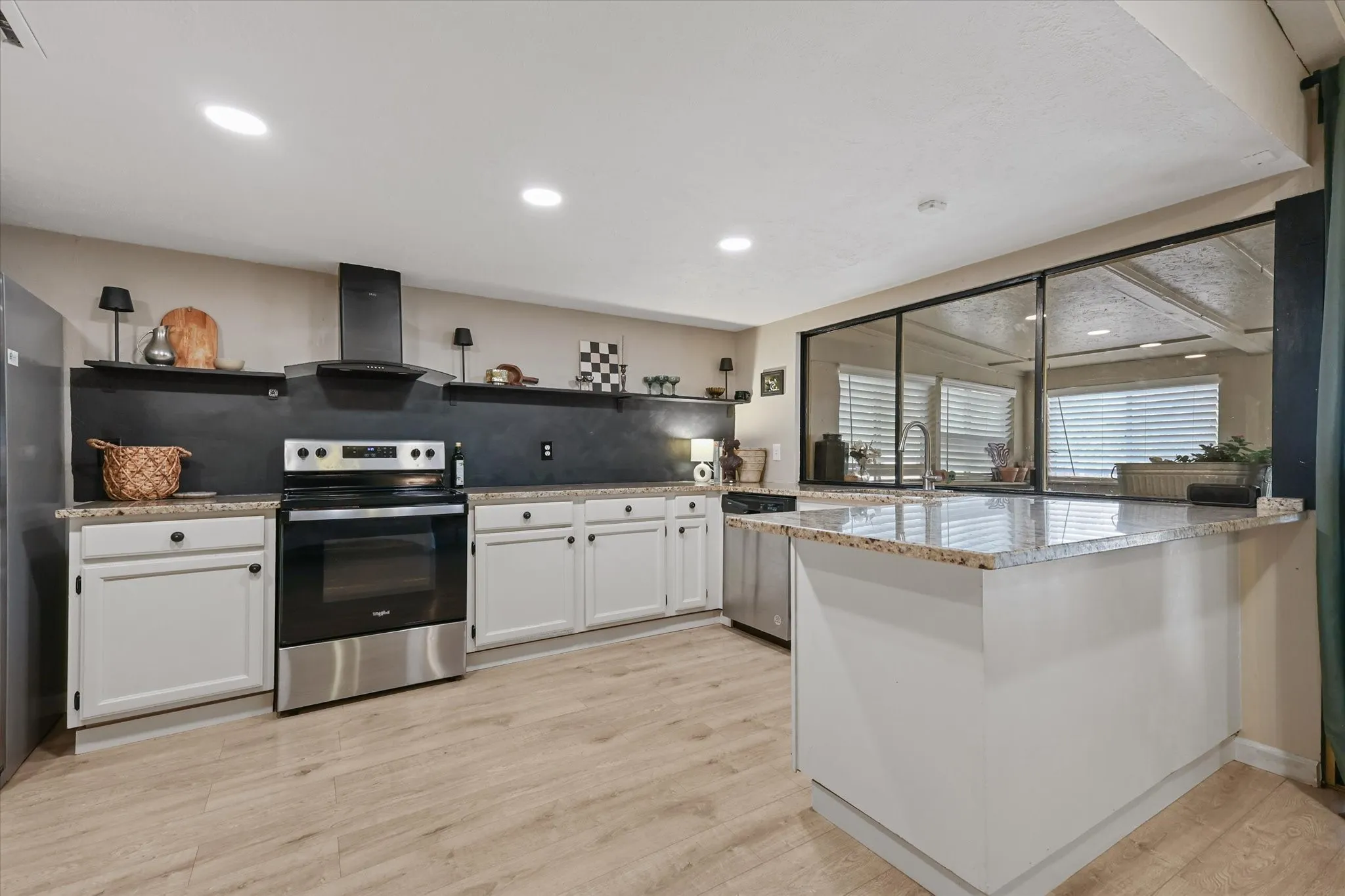 Single Family Residence For Sale in Dallas County , 168 Faircrest Drive, De Soto, Texas 75115, 3 Bedroom, 2 Bathroom, 2 Garage spaces, 2,134 Sqft, built in 1974, mls#21387528, Real Estate Agent in De Soto, Homes For Sale in Dallas county, Homes For Sale in De Soto, Realtor in De Soto Texas, Real Estate Brokerage Independent Realty Texas, Luminita Cordes Realtor