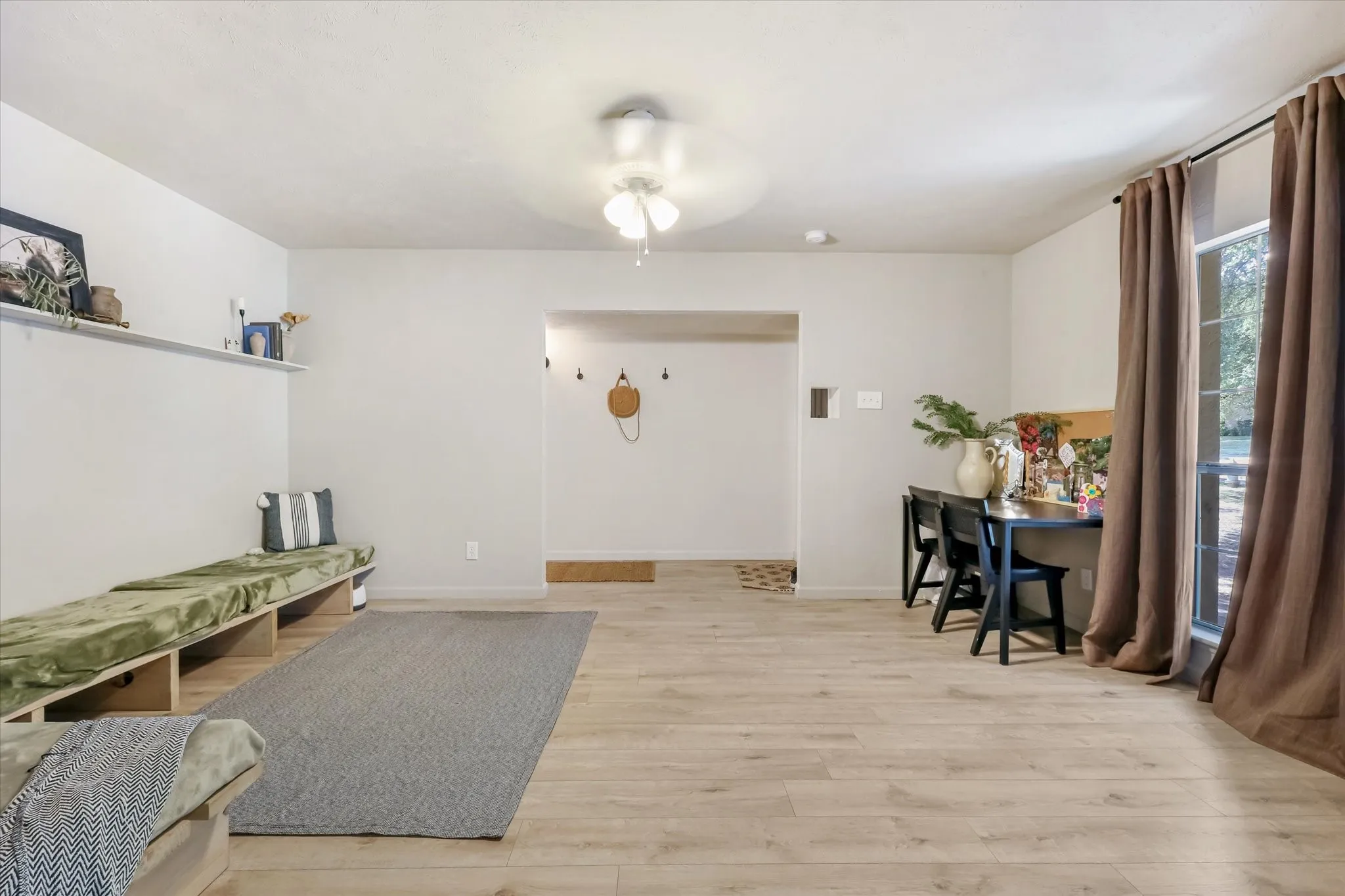 Single Family Residence For Sale in Dallas County , 168 Faircrest Drive, De Soto, Texas 75115, 3 Bedroom, 2 Bathroom, 2 Garage spaces, 2,134 Sqft, built in 1974, mls#21387528, Real Estate Agent in De Soto, Homes For Sale in Dallas county, Homes For Sale in De Soto, Realtor in De Soto Texas, Real Estate Brokerage Independent Realty Texas, Luminita Cordes Realtor