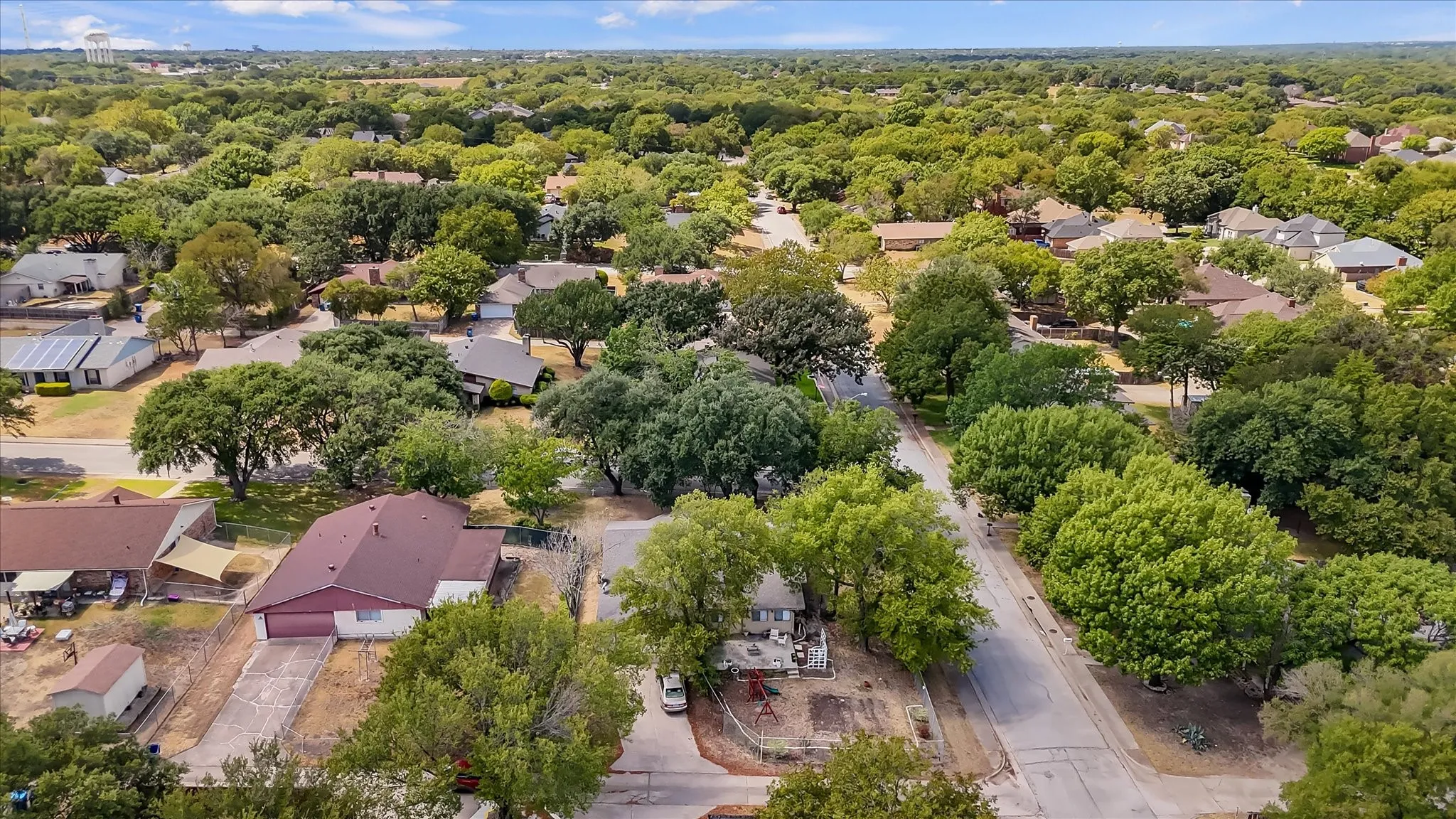 Single Family Residence For Sale in Dallas County , 168 Faircrest Drive, De Soto, Texas 75115, 3 Bedroom, 2 Bathroom, 2 Garage spaces, 2,134 Sqft, built in 1974, mls#21387528, Real Estate Agent in De Soto, Homes For Sale in Dallas county, Homes For Sale in De Soto, Realtor in De Soto Texas, Real Estate Brokerage Independent Realty Texas, Luminita Cordes Realtor