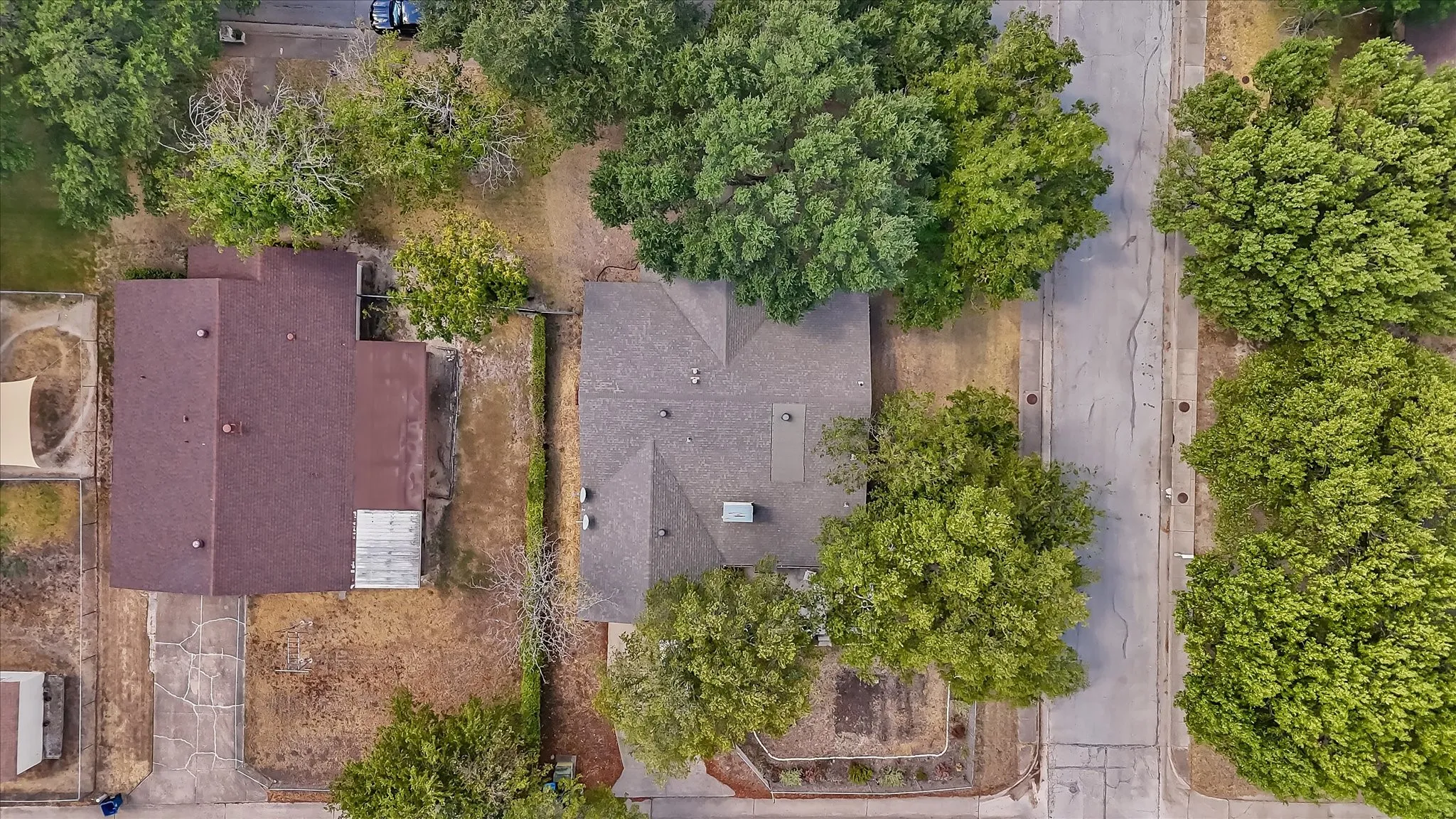 Single Family Residence For Sale in Dallas County , 168 Faircrest Drive, De Soto, Texas 75115, 3 Bedroom, 2 Bathroom, 2 Garage spaces, 2,134 Sqft, built in 1974, mls#21387528, Real Estate Agent in De Soto, Homes For Sale in Dallas county, Homes For Sale in De Soto, Realtor in De Soto Texas, Real Estate Brokerage Independent Realty Texas, Luminita Cordes Realtor