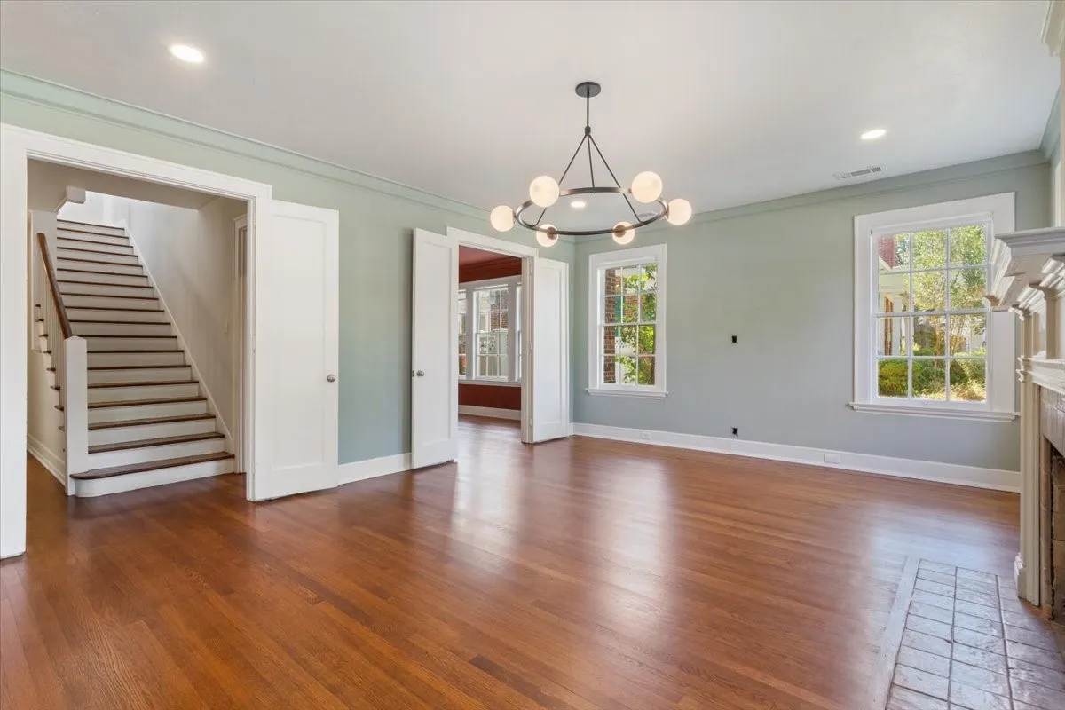 Single Family Residence For Sale in Mc Lennan County , 2122 COLCORD Avenue, Waco, Texas 76707, 4 Bedroom, 3 Bathroom, 3 Garage spaces, 2,965 Sqft, built in 1922, mls#21387157, Real Estate Agent in Waco, Homes For Sale in Mc Lennan county, Homes For Sale in Waco, Realtor in Waco Texas, Real Estate Brokerage Independent Realty Texas, Luminita Cordes Realtor