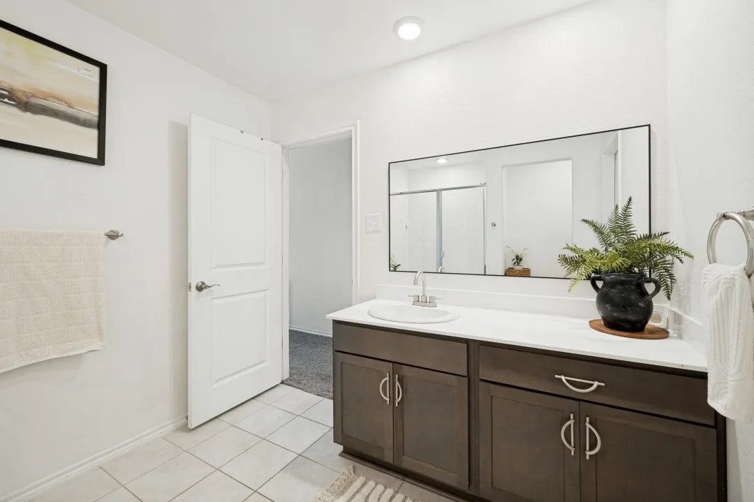 Single Family Residence For Sale in Denton County , 816 Alton Drive, Aubrey, Texas 76227, 3 Bedroom, 2 Bathroom, 2 Garage spaces, 1,443 Sqft, built in 2019, mls#21384262, Real Estate Agent in Aubrey, Homes For Sale in Denton county, Homes For Sale in Aubrey, Realtor in Aubrey Texas, Real Estate Brokerage Independent Realty Texas, Luminita Cordes Realtor