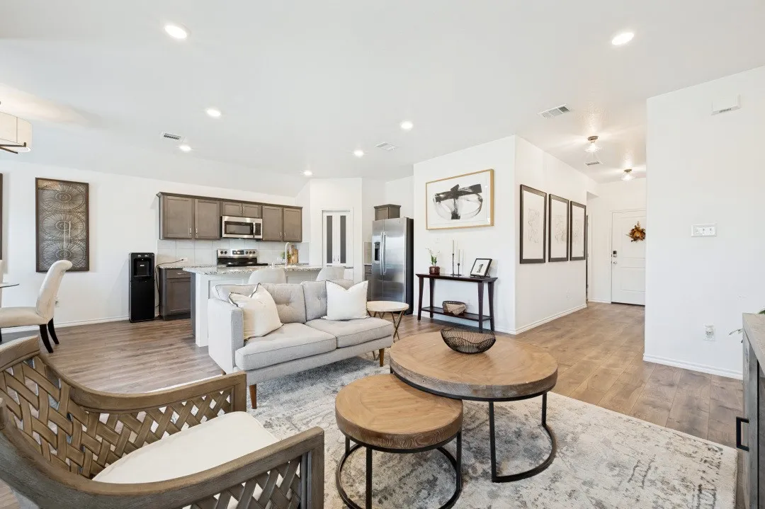 Single Family Residence For Sale in Denton County , 816 Alton Drive, Aubrey, Texas 76227, 3 Bedroom, 2 Bathroom, 2 Garage spaces, 1,443 Sqft, built in 2019, mls#21384262, Real Estate Agent in Aubrey, Homes For Sale in Denton county, Homes For Sale in Aubrey, Realtor in Aubrey Texas, Real Estate Brokerage Independent Realty Texas, Luminita Cordes Realtor