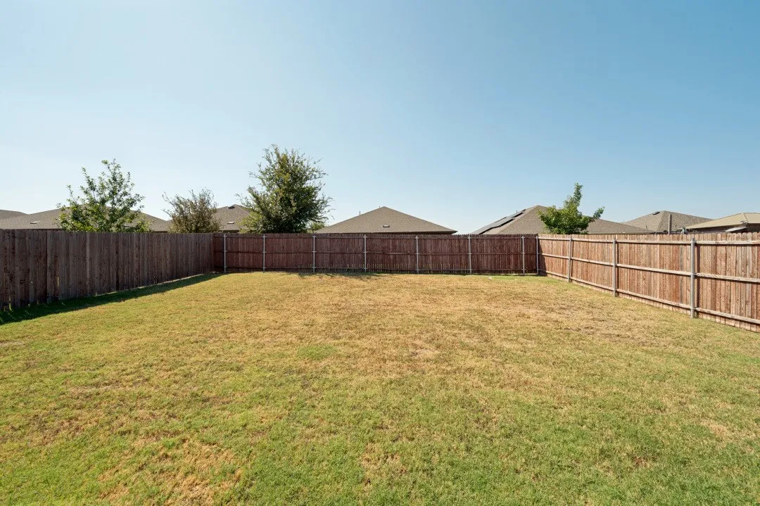 Single Family Residence For Sale in Denton County , 816 Alton Drive, Aubrey, Texas 76227, 3 Bedroom, 2 Bathroom, 2 Garage spaces, 1,443 Sqft, built in 2019, mls#21384262, Real Estate Agent in Aubrey, Homes For Sale in Denton county, Homes For Sale in Aubrey, Realtor in Aubrey Texas, Real Estate Brokerage Independent Realty Texas, Luminita Cordes Realtor