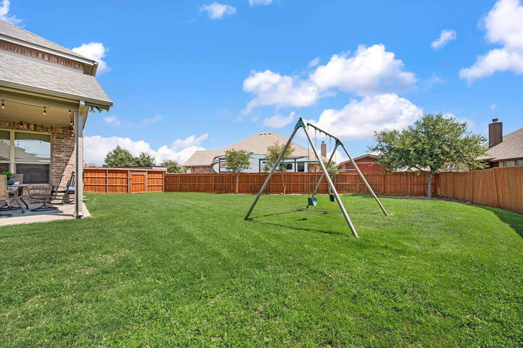 Single Family Residence For Sale in Tarrant County , 325 Little John Court, Saginaw, Texas 76179, 4 Bedroom, 4 Bathroom, 2 Garage spaces, 2,951 Sqft, built in 2016, mls#21354122, Real Estate Agent in Saginaw, Homes For Sale in Tarrant county, Homes For Sale in Saginaw, Realtor in Saginaw Texas, Real Estate Brokerage Independent Realty Texas, Luminita Cordes Realtor