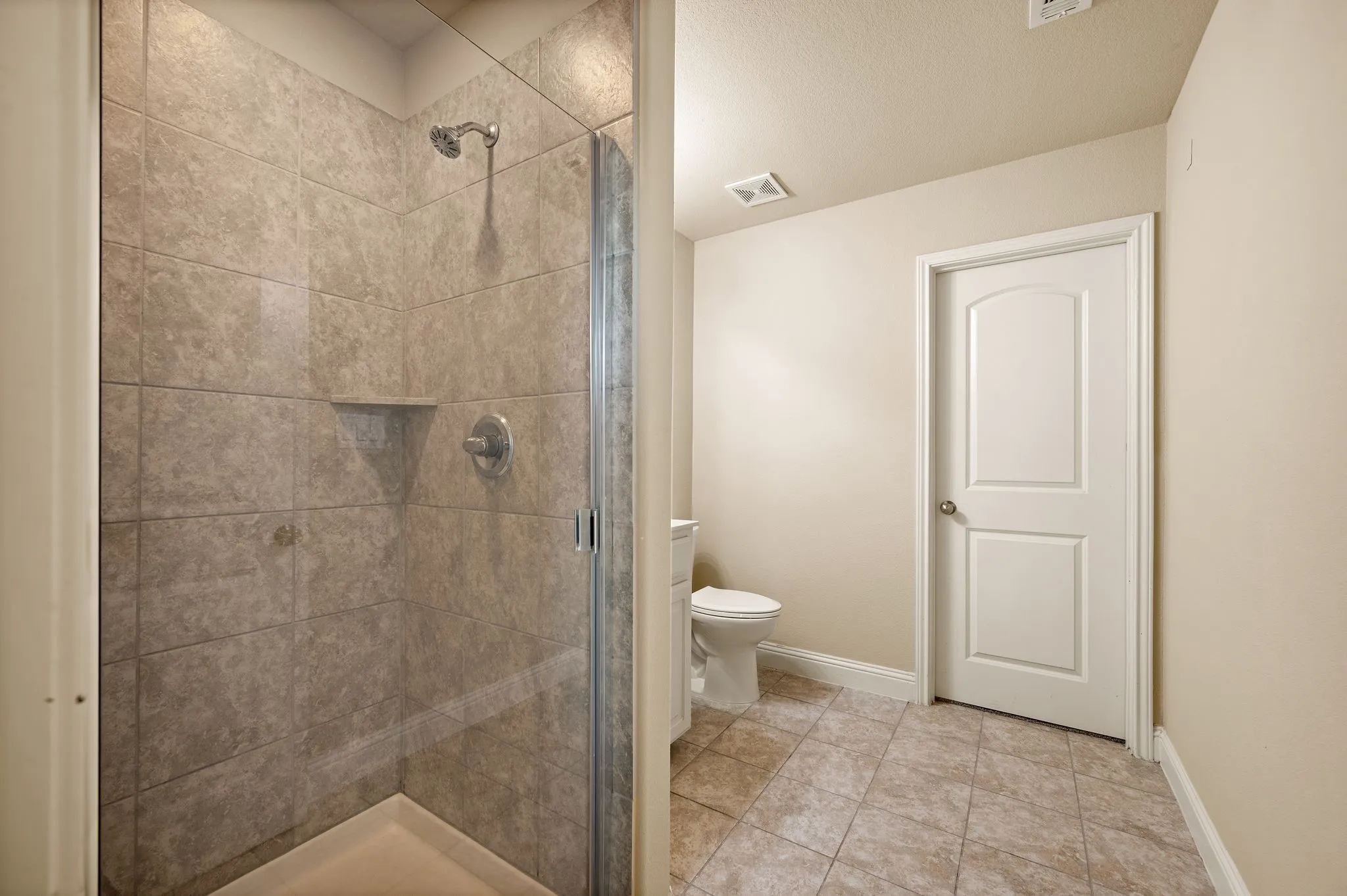 upstairs en suite