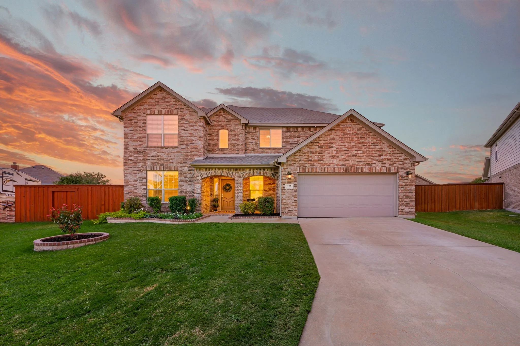 Single Family Residence For Sale in Tarrant County , 325 Little John Court, Saginaw, Texas 76179, 4 Bedroom, 4 Bathroom, 2 Garage spaces, 2,951 Sqft, built in 2016, mls#21354122, Real Estate Agent in Saginaw, Homes For Sale in Tarrant county, Homes For Sale in Saginaw, Realtor in Saginaw Texas, Real Estate Brokerage Independent Realty Texas, Luminita Cordes Realtor