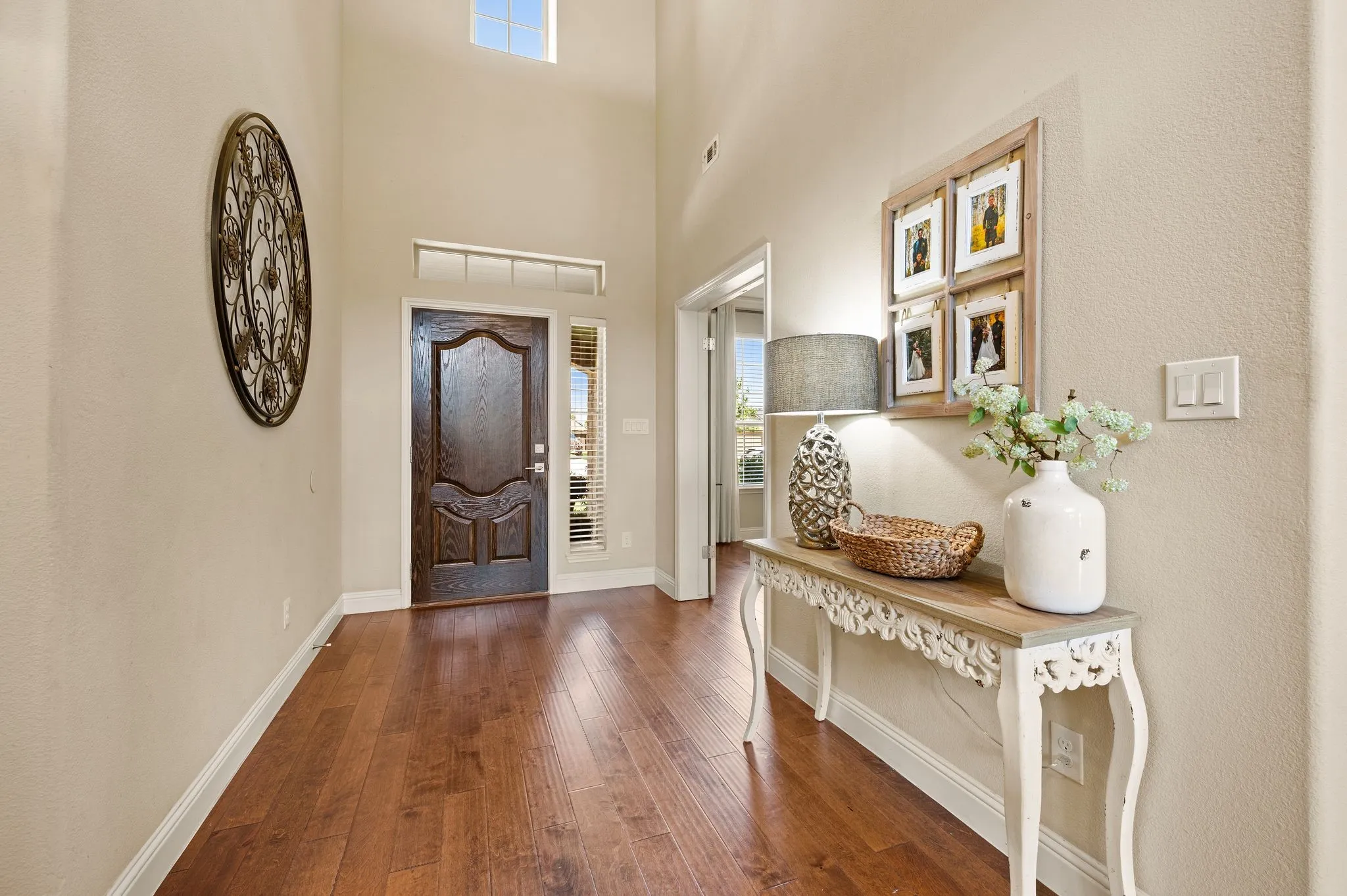 Single Family Residence For Sale in Tarrant County , 325 Little John Court, Saginaw, Texas 76179, 4 Bedroom, 4 Bathroom, 2 Garage spaces, 2,951 Sqft, built in 2016, mls#21354122, Real Estate Agent in Saginaw, Homes For Sale in Tarrant county, Homes For Sale in Saginaw, Realtor in Saginaw Texas, Real Estate Brokerage Independent Realty Texas, Luminita Cordes Realtor