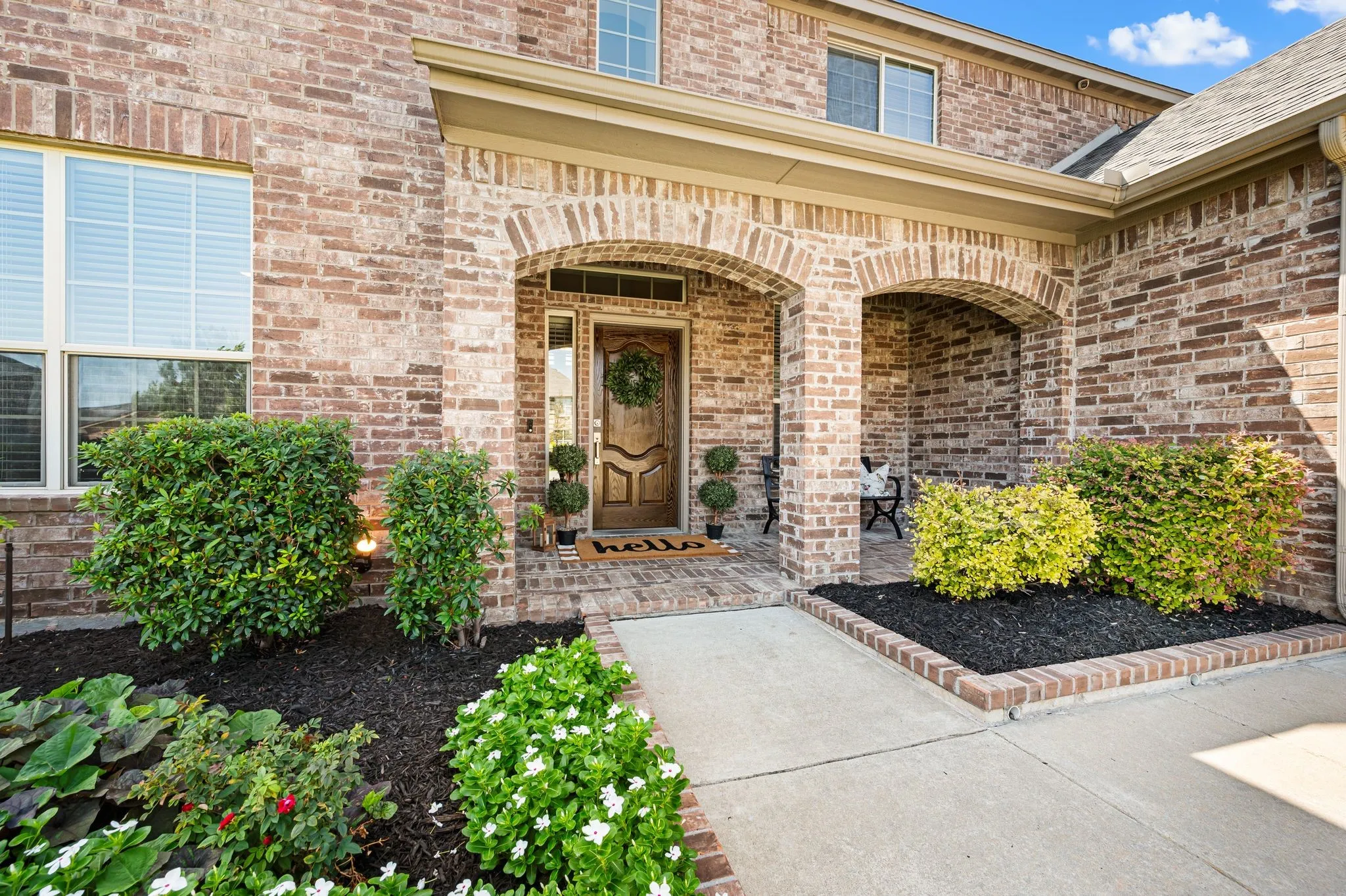 Single Family Residence For Sale in Tarrant County , 325 Little John Court, Saginaw, Texas 76179, 4 Bedroom, 4 Bathroom, 2 Garage spaces, 2,951 Sqft, built in 2016, mls#21354122, Real Estate Agent in Saginaw, Homes For Sale in Tarrant county, Homes For Sale in Saginaw, Realtor in Saginaw Texas, Real Estate Brokerage Independent Realty Texas, Luminita Cordes Realtor