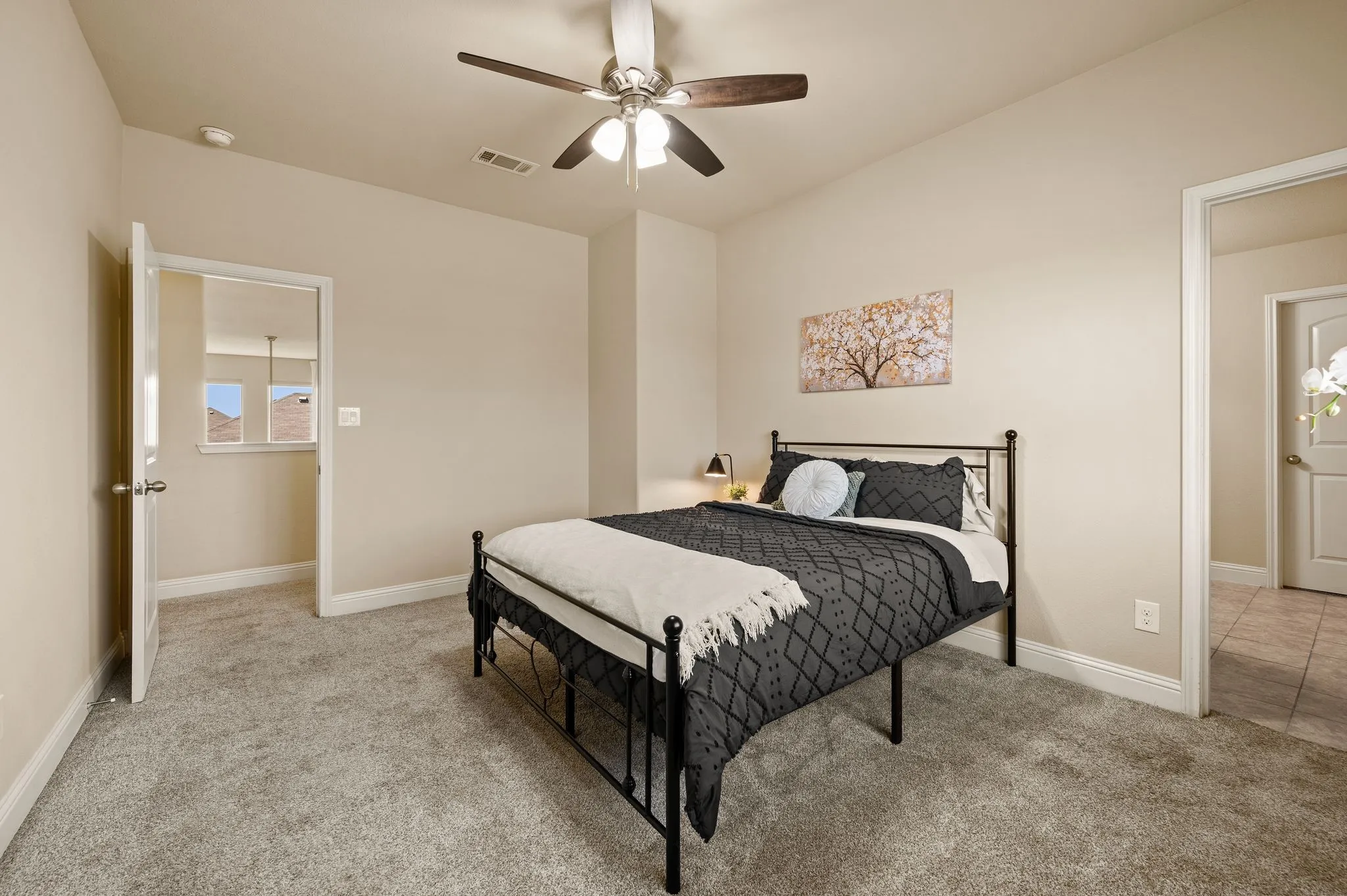 upstairs en suite