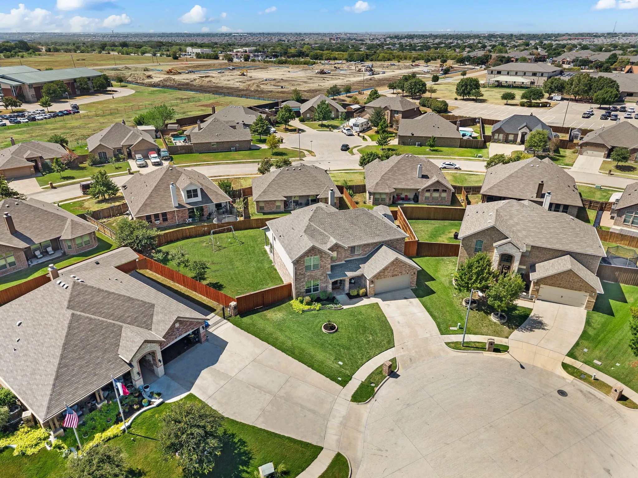 Single Family Residence For Sale in Tarrant County , 325 Little John Court, Saginaw, Texas 76179, 4 Bedroom, 4 Bathroom, 2 Garage spaces, 2,951 Sqft, built in 2016, mls#21354122, Real Estate Agent in Saginaw, Homes For Sale in Tarrant county, Homes For Sale in Saginaw, Realtor in Saginaw Texas, Real Estate Brokerage Independent Realty Texas, Luminita Cordes Realtor