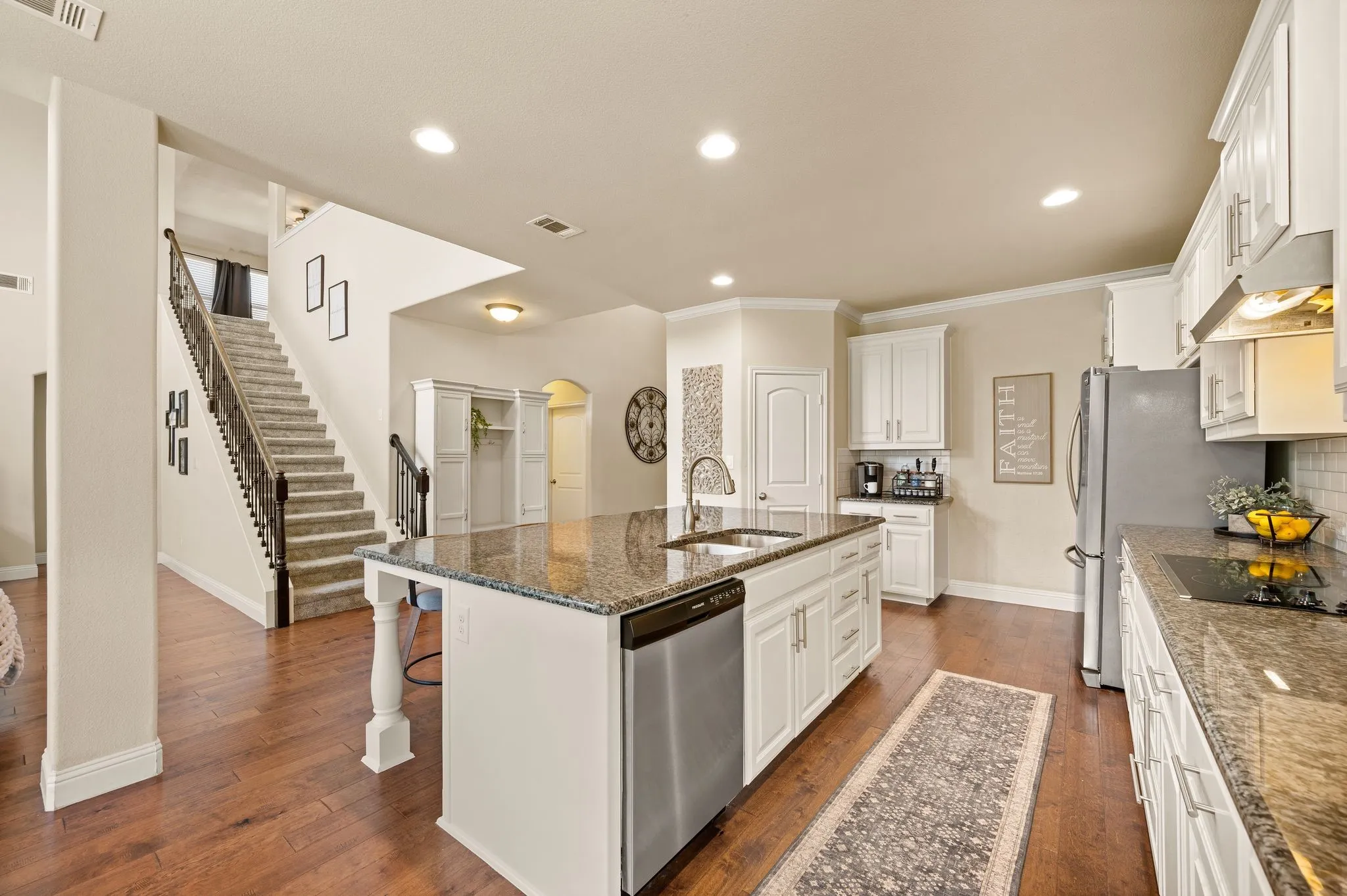 Single Family Residence For Sale in Tarrant County , 325 Little John Court, Saginaw, Texas 76179, 4 Bedroom, 4 Bathroom, 2 Garage spaces, 2,951 Sqft, built in 2016, mls#21354122, Real Estate Agent in Saginaw, Homes For Sale in Tarrant county, Homes For Sale in Saginaw, Realtor in Saginaw Texas, Real Estate Brokerage Independent Realty Texas, Luminita Cordes Realtor
