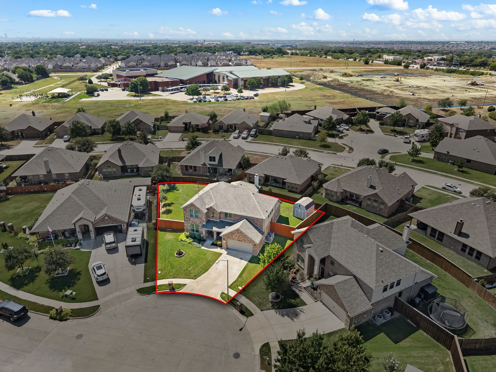 Single Family Residence For Sale in Tarrant County , 325 Little John Court, Saginaw, Texas 76179, 4 Bedroom, 4 Bathroom, 2 Garage spaces, 2,951 Sqft, built in 2016, mls#21354122, Real Estate Agent in Saginaw, Homes For Sale in Tarrant county, Homes For Sale in Saginaw, Realtor in Saginaw Texas, Real Estate Brokerage Independent Realty Texas, Luminita Cordes Realtor