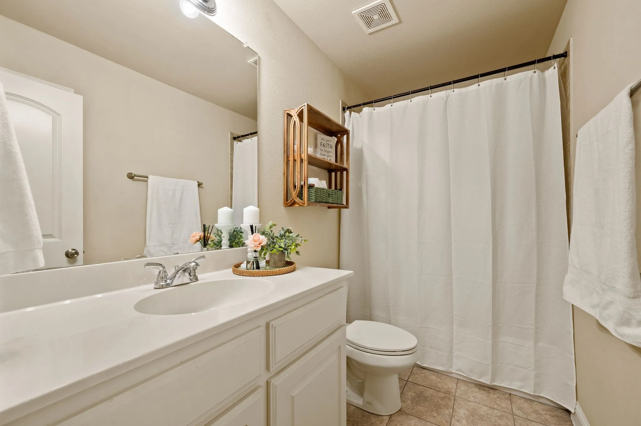 Single Family Residence For Sale in Tarrant County , 325 Little John Court, Saginaw, Texas 76179, 4 Bedroom, 4 Bathroom, 2 Garage spaces, 2,951 Sqft, built in 2016, mls#21354122, Real Estate Agent in Saginaw, Homes For Sale in Tarrant county, Homes For Sale in Saginaw, Realtor in Saginaw Texas, Real Estate Brokerage Independent Realty Texas, Luminita Cordes Realtor