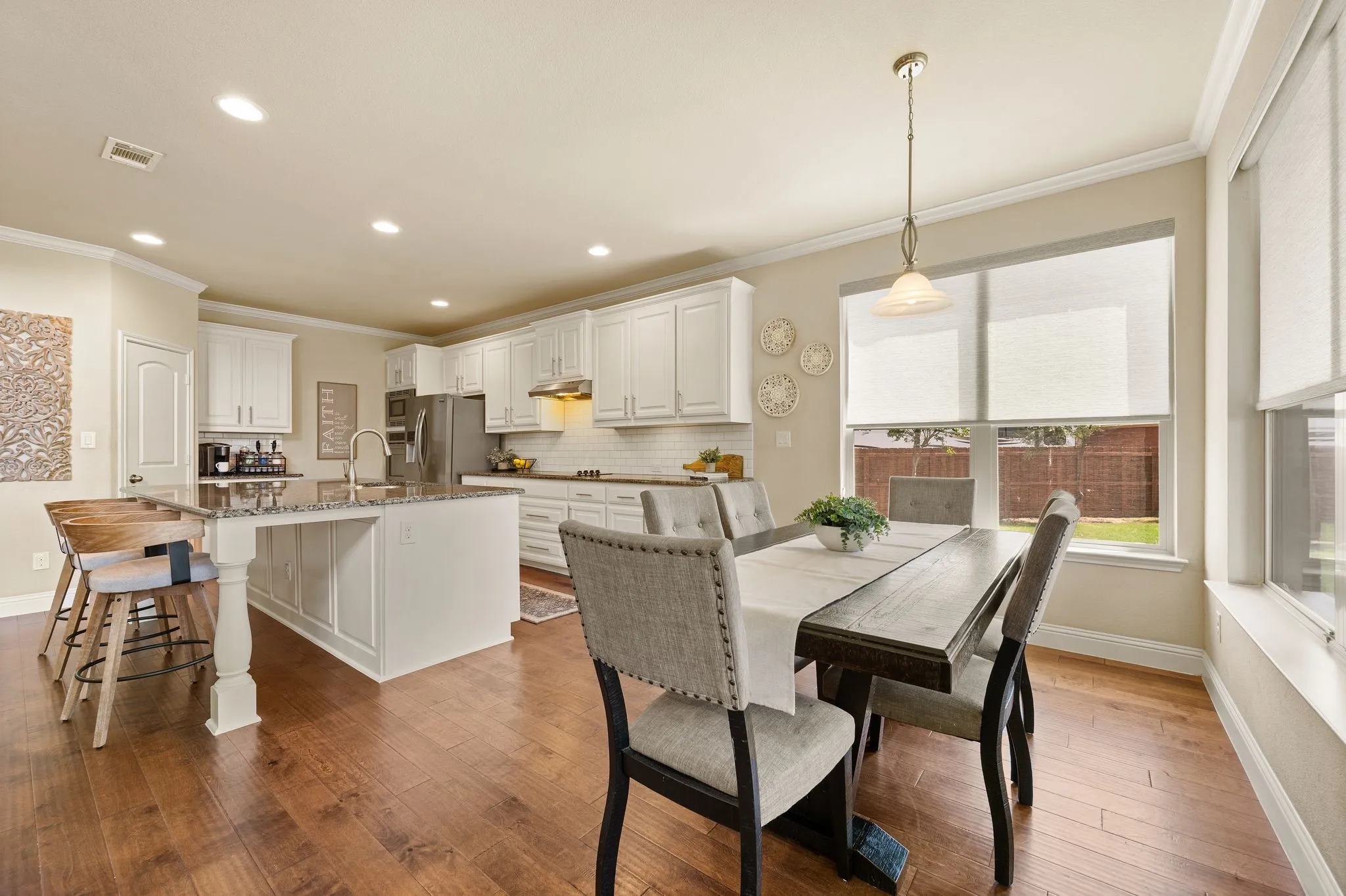 Single Family Residence For Sale in Tarrant County , 325 Little John Court, Saginaw, Texas 76179, 4 Bedroom, 4 Bathroom, 2 Garage spaces, 2,951 Sqft, built in 2016, mls#21354122, Real Estate Agent in Saginaw, Homes For Sale in Tarrant county, Homes For Sale in Saginaw, Realtor in Saginaw Texas, Real Estate Brokerage Independent Realty Texas, Luminita Cordes Realtor