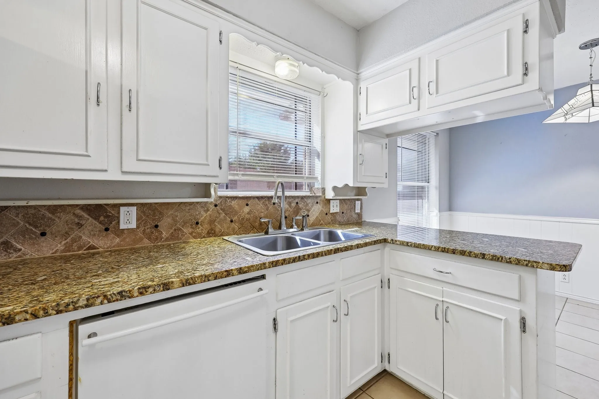 Single Family Residence For Rent in Dallas County , 13639 Willow Bend Road, Dallas, Texas 75240, 4 Bedroom, 2 Bathroom, 2 Garage spaces, 1,681 Sqft, built in 1969, mls#21388031, Real Estate Agent in Dallas, Homes For Rent in Dallas county, Homes For Rent in Dallas, Realtor in Dallas Texas, Real Estate Brokerage Independent Realty Texas, Luminita Cordes Realtor