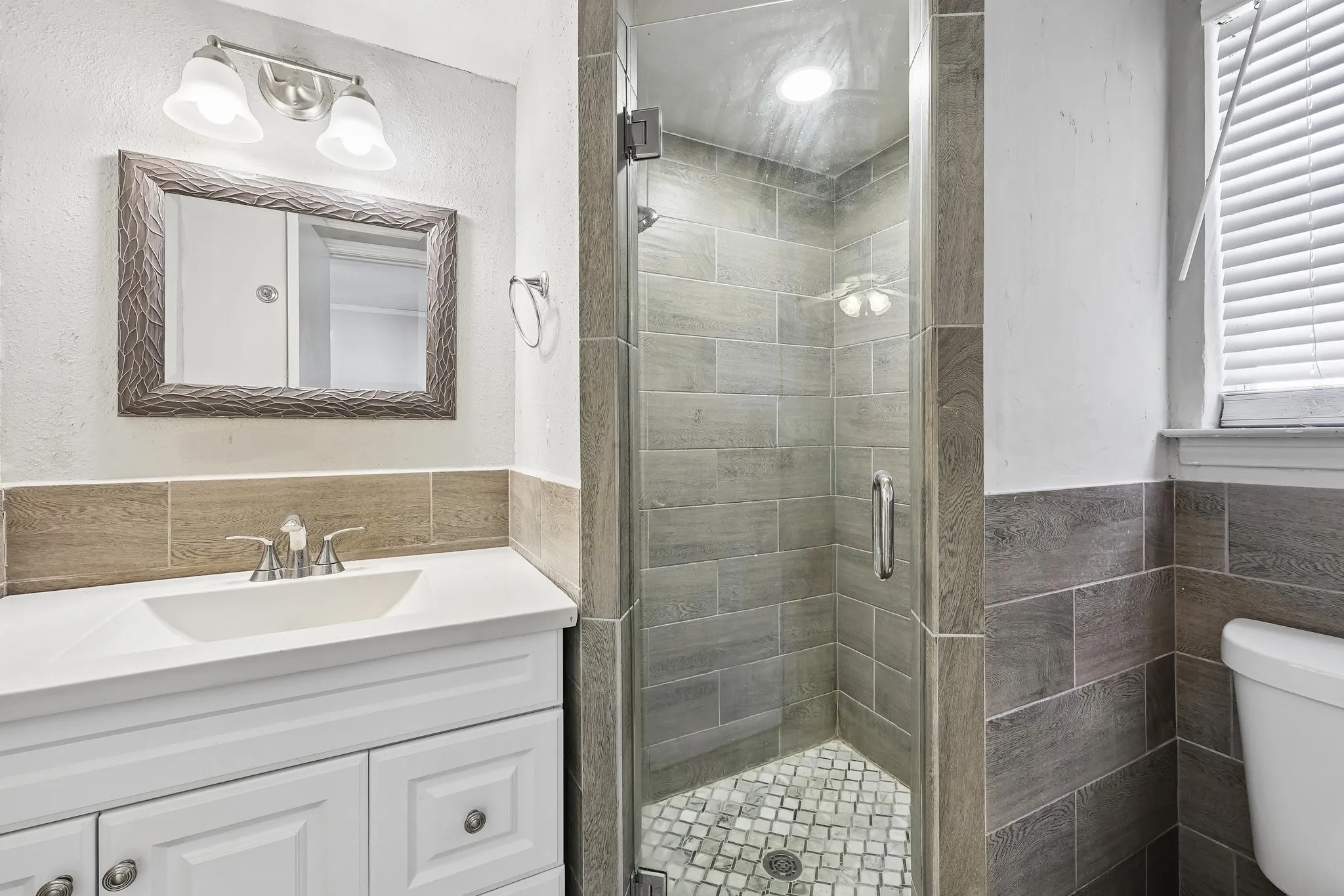 Single Family Residence For Rent in Dallas County , 13639 Willow Bend Road, Dallas, Texas 75240, 4 Bedroom, 2 Bathroom, 2 Garage spaces, 1,681 Sqft, built in 1969, mls#21388031, Real Estate Agent in Dallas, Homes For Rent in Dallas county, Homes For Rent in Dallas, Realtor in Dallas Texas, Real Estate Brokerage Independent Realty Texas, Luminita Cordes Realtor