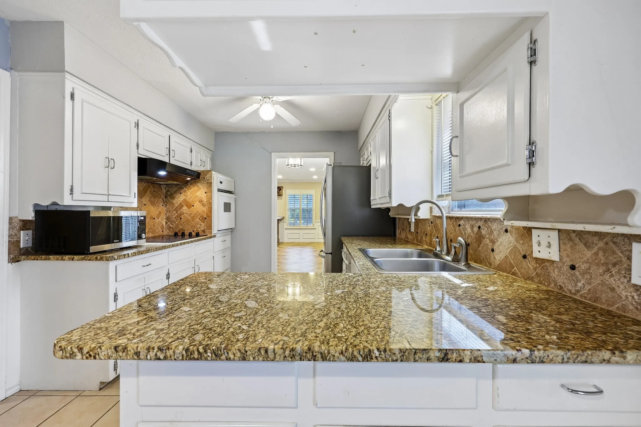 Single Family Residence For Rent in Dallas County , 13639 Willow Bend Road, Dallas, Texas 75240, 4 Bedroom, 2 Bathroom, 2 Garage spaces, 1,681 Sqft, built in 1969, mls#21388031, Real Estate Agent in Dallas, Homes For Rent in Dallas county, Homes For Rent in Dallas, Realtor in Dallas Texas, Real Estate Brokerage Independent Realty Texas, Luminita Cordes Realtor