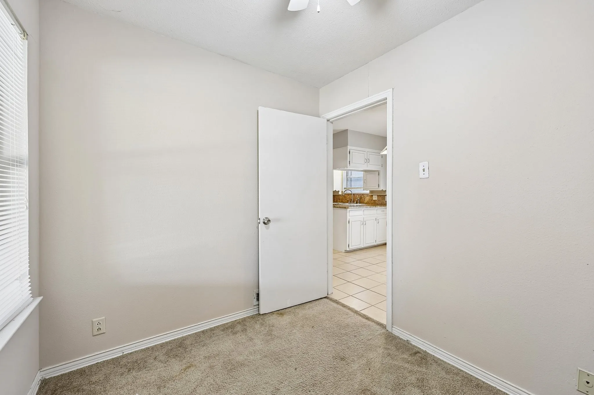 Single Family Residence For Rent in Dallas County , 13639 Willow Bend Road, Dallas, Texas 75240, 4 Bedroom, 2 Bathroom, 2 Garage spaces, 1,681 Sqft, built in 1969, mls#21388031, Real Estate Agent in Dallas, Homes For Rent in Dallas county, Homes For Rent in Dallas, Realtor in Dallas Texas, Real Estate Brokerage Independent Realty Texas, Luminita Cordes Realtor