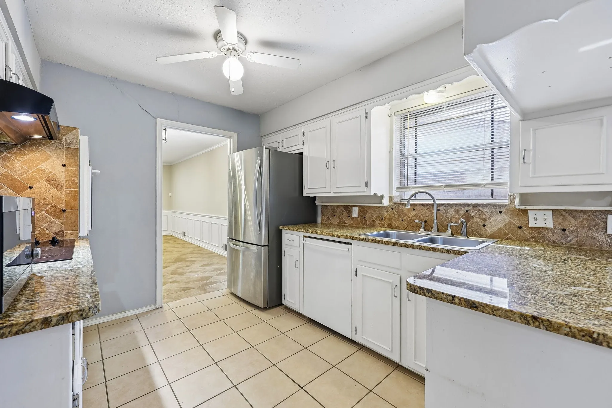 Single Family Residence For Rent in Dallas County , 13639 Willow Bend Road, Dallas, Texas 75240, 4 Bedroom, 2 Bathroom, 2 Garage spaces, 1,681 Sqft, built in 1969, mls#21388031, Real Estate Agent in Dallas, Homes For Rent in Dallas county, Homes For Rent in Dallas, Realtor in Dallas Texas, Real Estate Brokerage Independent Realty Texas, Luminita Cordes Realtor