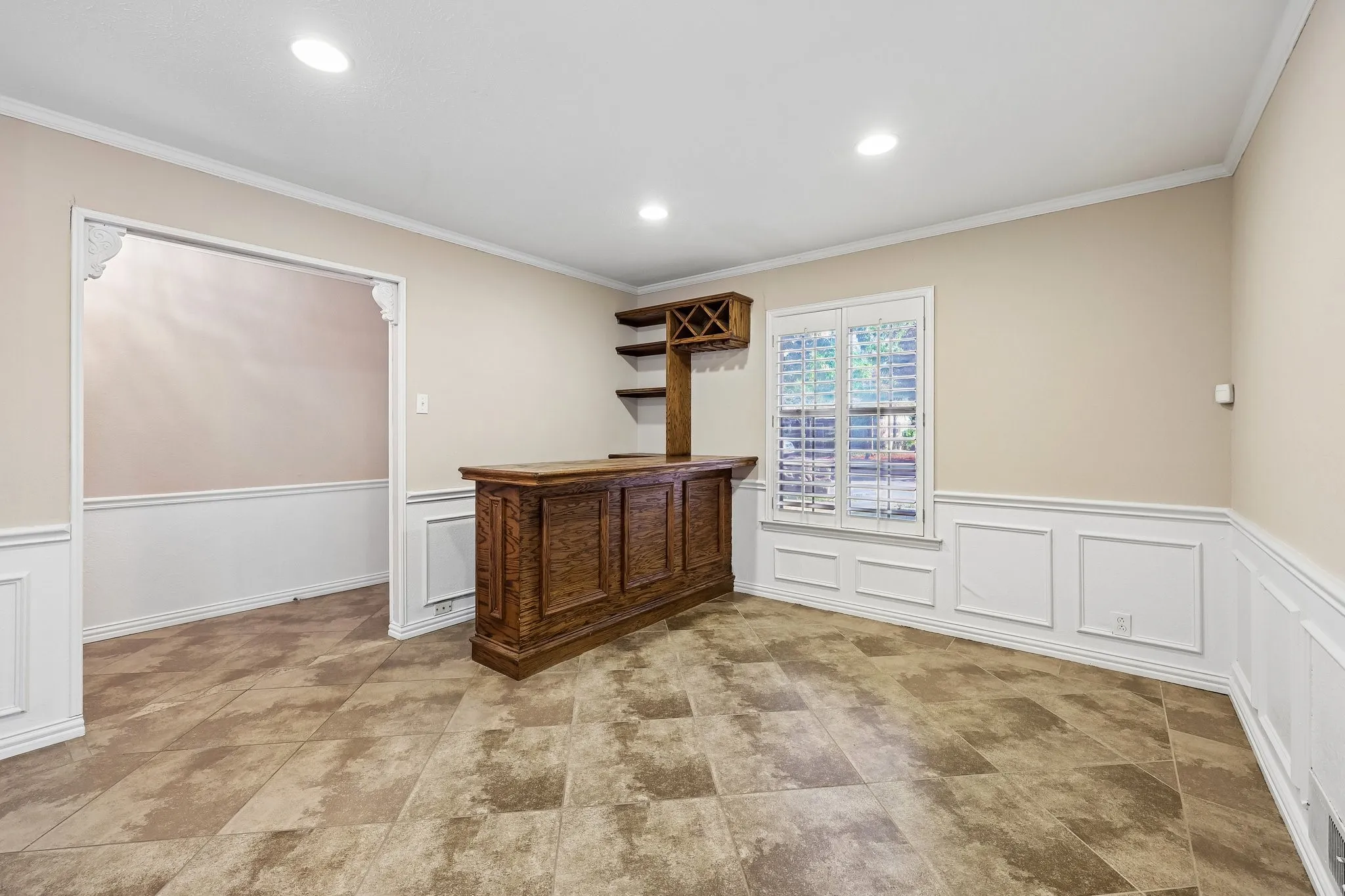 Single Family Residence For Rent in Dallas County , 13639 Willow Bend Road, Dallas, Texas 75240, 4 Bedroom, 2 Bathroom, 2 Garage spaces, 1,681 Sqft, built in 1969, mls#21388031, Real Estate Agent in Dallas, Homes For Rent in Dallas county, Homes For Rent in Dallas, Realtor in Dallas Texas, Real Estate Brokerage Independent Realty Texas, Luminita Cordes Realtor