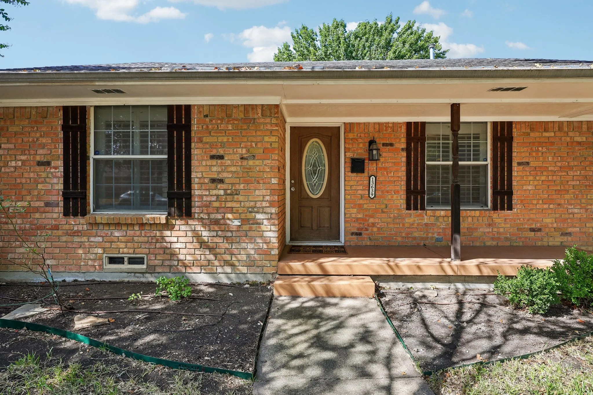 Single Family Residence For Rent in Dallas County , 13639 Willow Bend Road, Dallas, Texas 75240, 4 Bedroom, 2 Bathroom, 2 Garage spaces, 1,681 Sqft, built in 1969, mls#21388031, Real Estate Agent in Dallas, Homes For Rent in Dallas county, Homes For Rent in Dallas, Realtor in Dallas Texas, Real Estate Brokerage Independent Realty Texas, Luminita Cordes Realtor