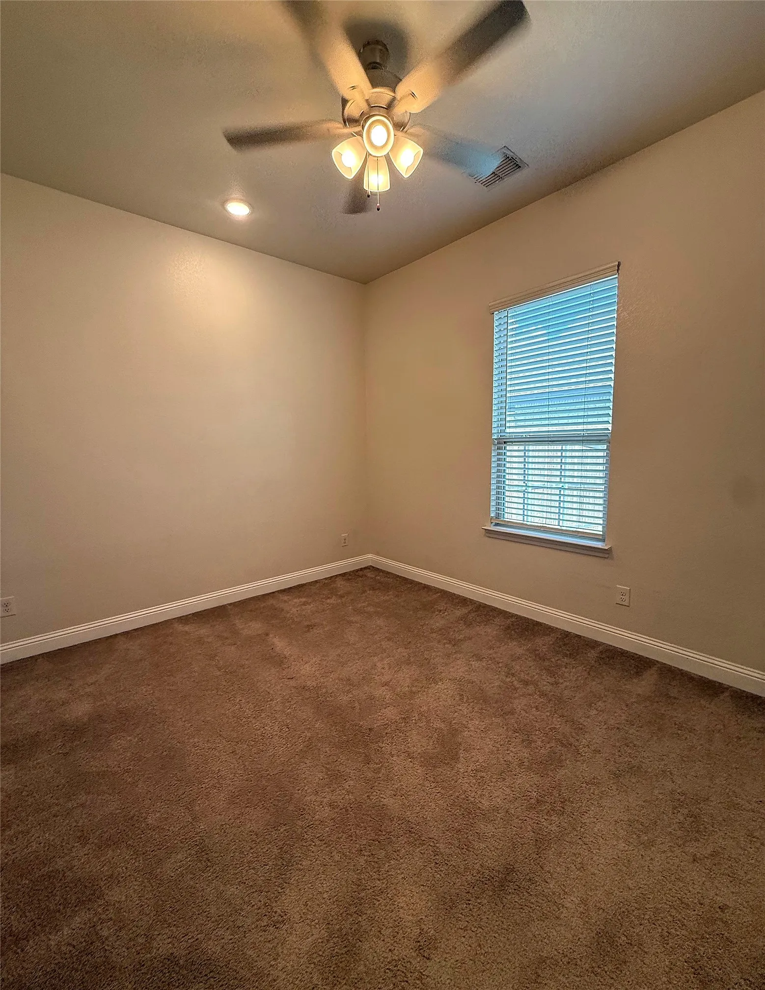 Single Family Residence For Rent in Tarrant County , 7304 Snyder Lane, Arlington, Texas 76002, 4 Bedroom, 2 Bathroom, 2 Garage spaces, 2,137 Sqft, built in 2021, mls#21388965, Real Estate Agent in Arlington, Homes For Rent in Tarrant county, Homes For Rent in Arlington, Realtor in Arlington Texas, Real Estate Brokerage Independent Realty Texas, Luminita Cordes Realtor