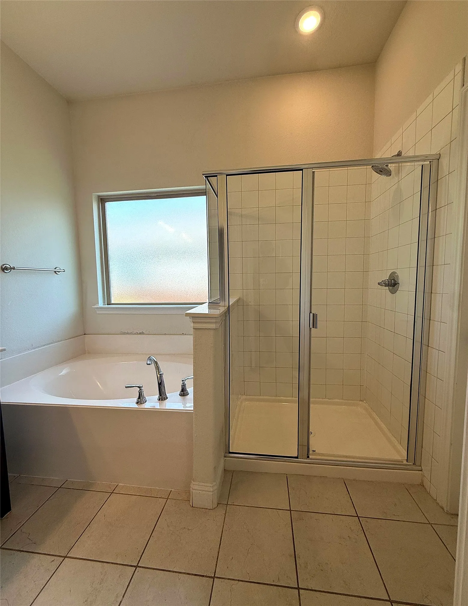 Single Family Residence For Rent in Tarrant County , 7304 Snyder Lane, Arlington, Texas 76002, 4 Bedroom, 2 Bathroom, 2 Garage spaces, 2,137 Sqft, built in 2021, mls#21388965, Real Estate Agent in Arlington, Homes For Rent in Tarrant county, Homes For Rent in Arlington, Realtor in Arlington Texas, Real Estate Brokerage Independent Realty Texas, Luminita Cordes Realtor