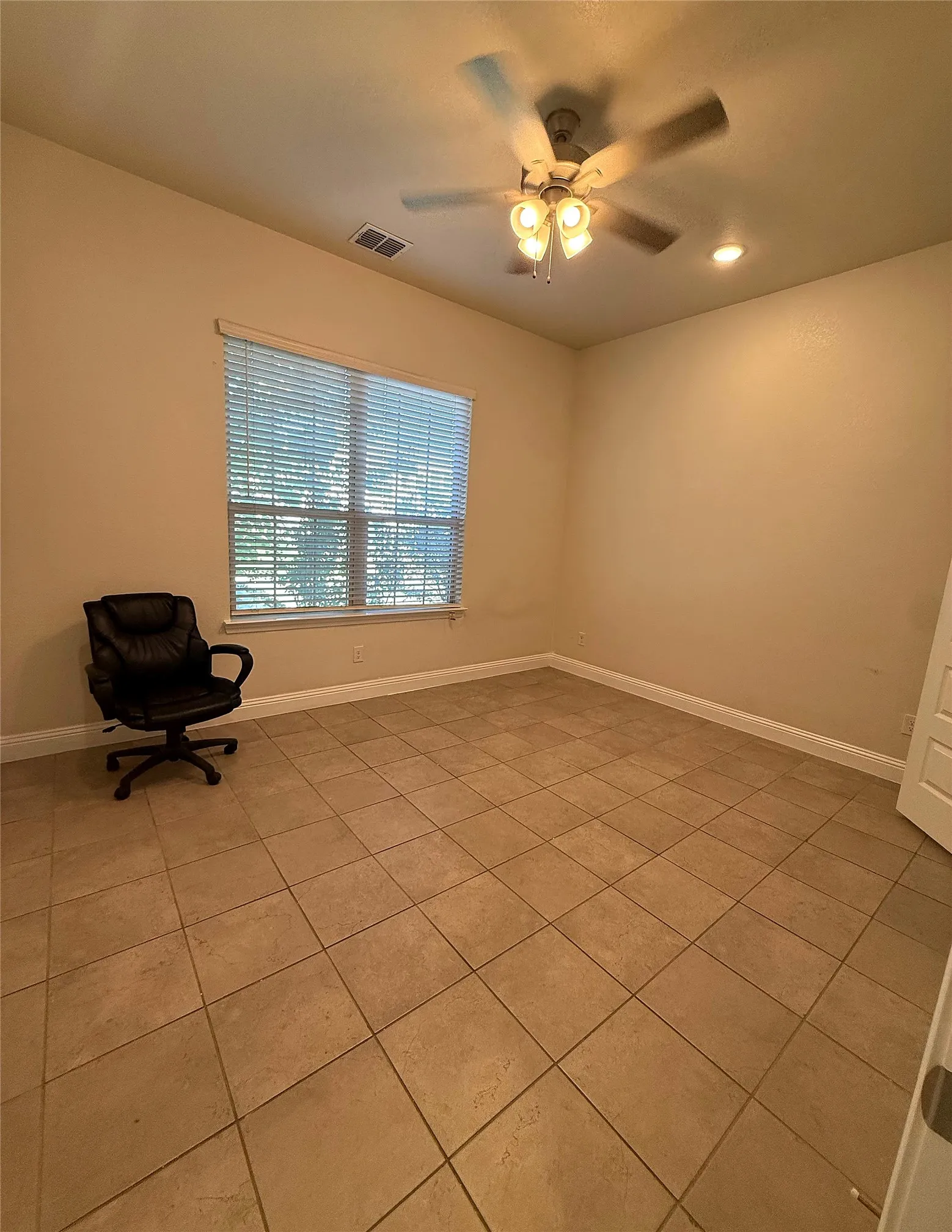 Single Family Residence For Rent in Tarrant County , 7304 Snyder Lane, Arlington, Texas 76002, 4 Bedroom, 2 Bathroom, 2 Garage spaces, 2,137 Sqft, built in 2021, mls#21388965, Real Estate Agent in Arlington, Homes For Rent in Tarrant county, Homes For Rent in Arlington, Realtor in Arlington Texas, Real Estate Brokerage Independent Realty Texas, Luminita Cordes Realtor