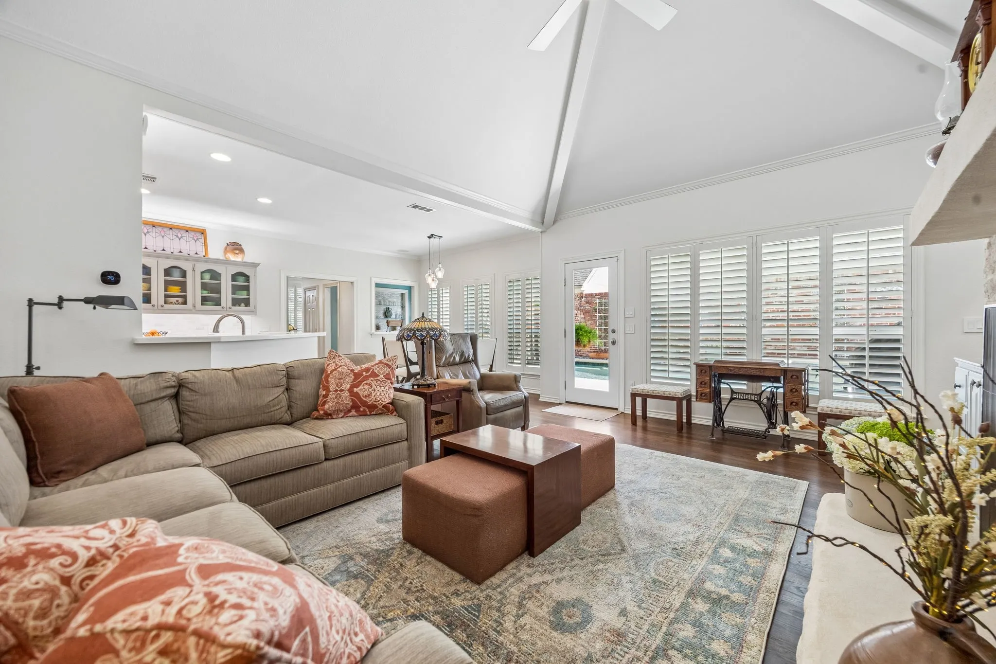 Single Family Residence For Sale in Collin County , 5916 Richwater Drive, Dallas, Texas 75252, 3 Bedroom, 3 Bathroom, 2 Garage spaces, 2,972 Sqft, built in 1986, mls#21375818, Real Estate Agent in Dallas, Homes For Sale in Collin county, Homes For Sale in Dallas, Realtor in Dallas Texas, Real Estate Brokerage Independent Realty Texas, Luminita Cordes Realtor