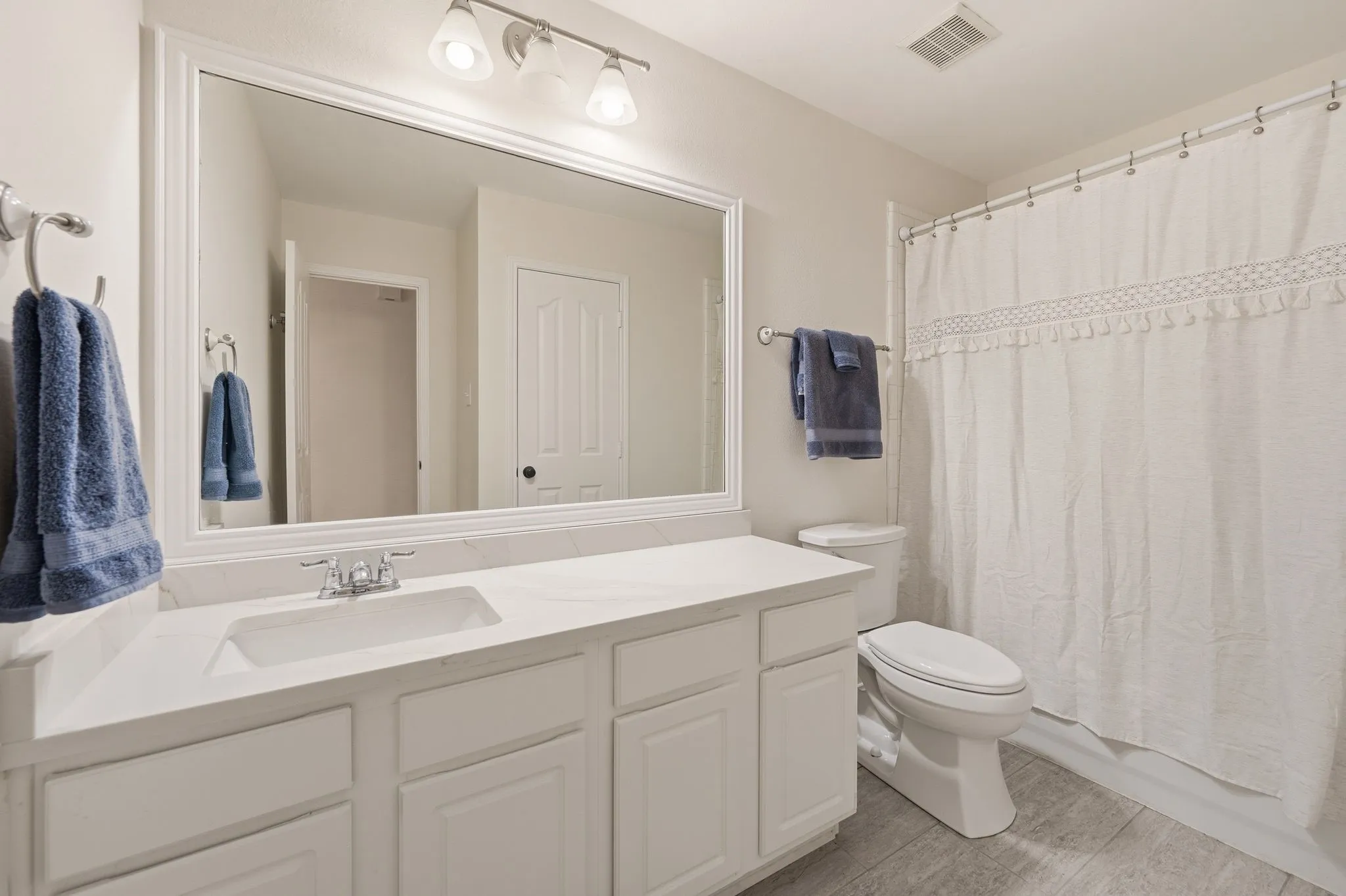 Single Family Residence For Sale in Denton County , 6528 Stewart Boulevard, The Colony, Texas 75056, 4 Bedroom, 3 Bathroom, 2 Garage spaces, 3,007 Sqft, built in 2002, mls#21388966, Real Estate Agent in The Colony, Homes For Sale in Denton county, Homes For Sale in The Colony, Realtor in The Colony Texas, Real Estate Brokerage Independent Realty Texas, Luminita Cordes Realtor