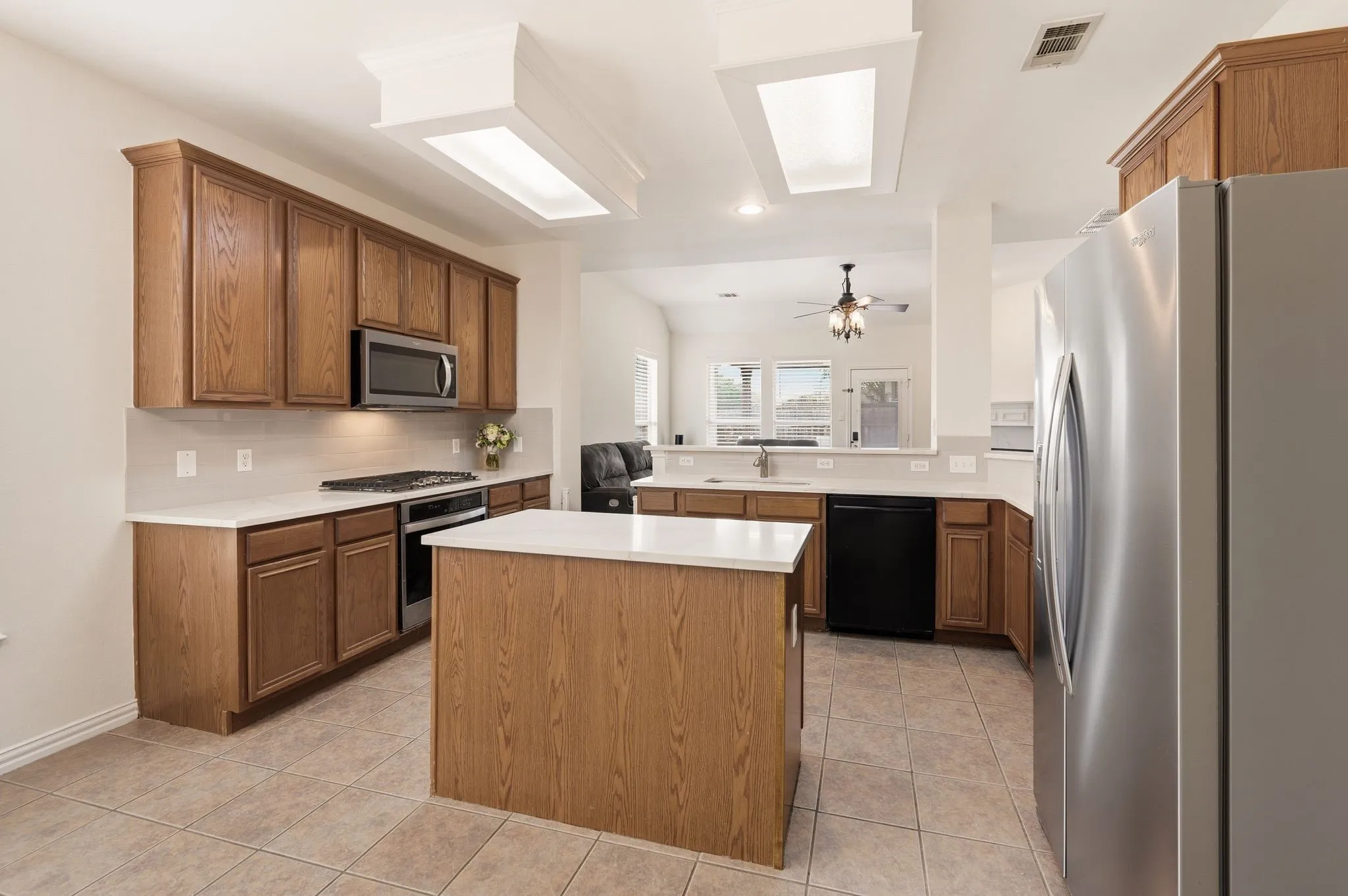 Single Family Residence For Sale in Denton County , 6528 Stewart Boulevard, The Colony, Texas 75056, 4 Bedroom, 3 Bathroom, 2 Garage spaces, 3,007 Sqft, built in 2002, mls#21388966, Real Estate Agent in The Colony, Homes For Sale in Denton county, Homes For Sale in The Colony, Realtor in The Colony Texas, Real Estate Brokerage Independent Realty Texas, Luminita Cordes Realtor
