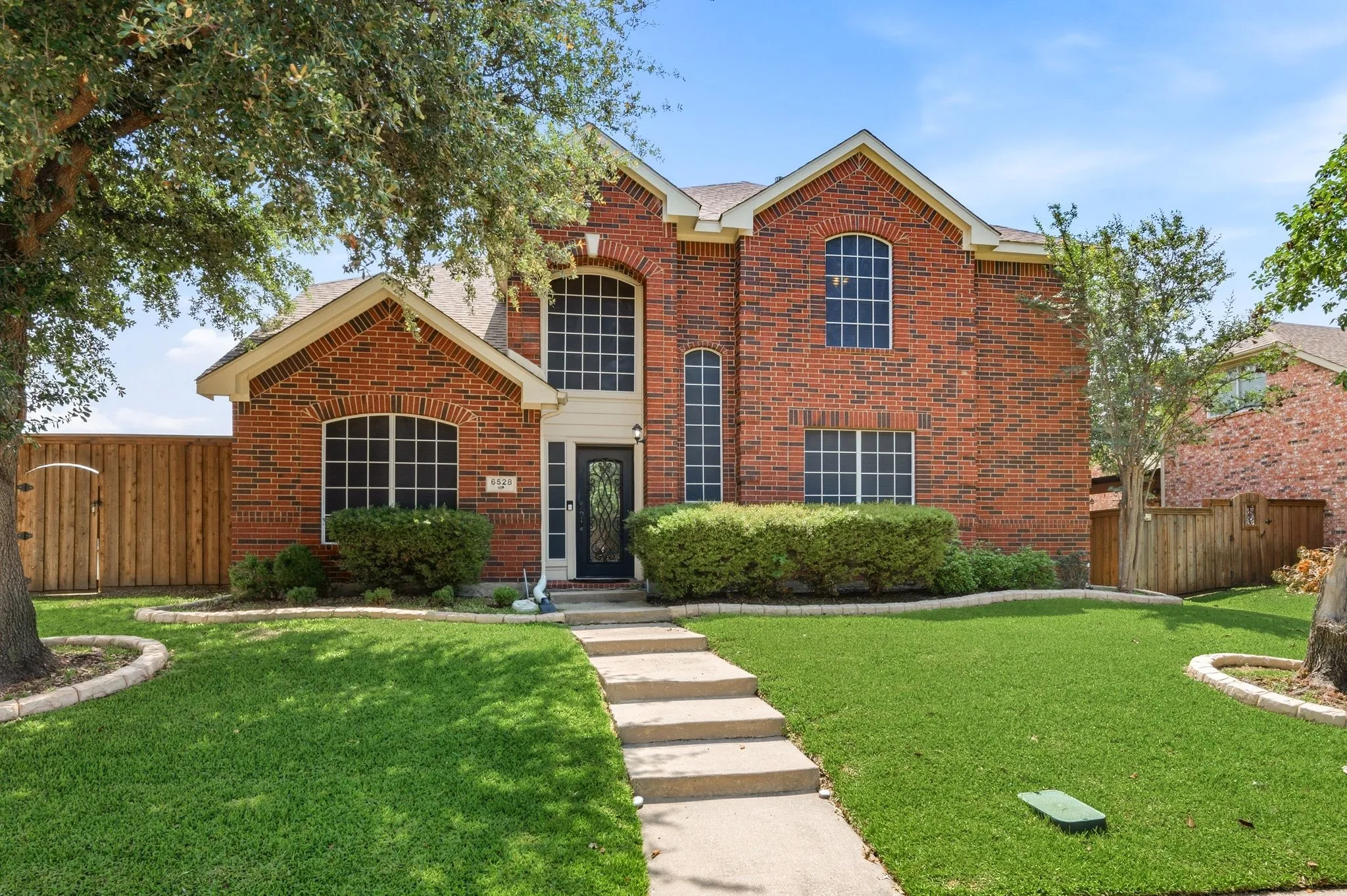Single Family Residence For Sale in Denton County , 6528 Stewart Boulevard, The Colony, Texas 75056, 4 Bedroom, 3 Bathroom, 2 Garage spaces, 3,007 Sqft, built in 2002, mls#21388966, Real Estate Agent in The Colony, Homes For Sale in Denton county, Homes For Sale in The Colony, Realtor in The Colony Texas, Real Estate Brokerage Independent Realty Texas, Luminita Cordes Realtor