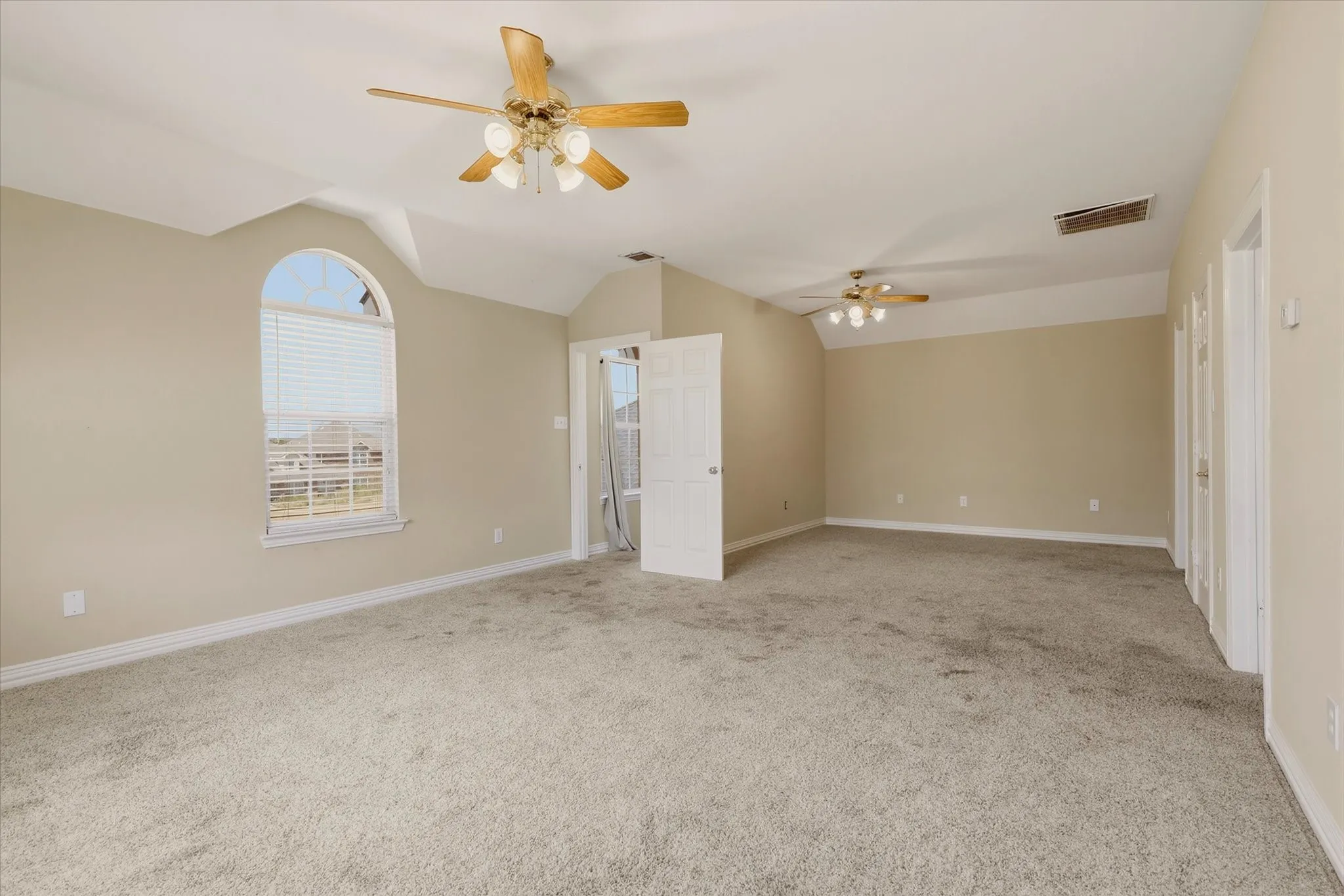 Single Family Residence For Sale in Collin County , 1150 Scarlett Drive, Lucas, Texas 75002, 5 Bedroom, 6 Bathroom, 5 Garage spaces, 4,734 Sqft, built in 2003, mls#21387400, Real Estate Agent in Lucas, Homes For Sale in Collin county, Homes For Sale in Lucas, Realtor in Lucas Texas, Real Estate Brokerage Independent Realty Texas, Luminita Cordes Realtor