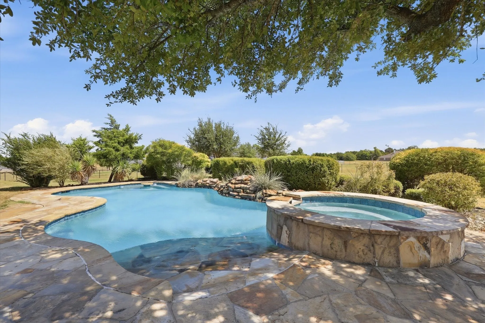 Single Family Residence For Sale in Collin County , 1150 Scarlett Drive, Lucas, Texas 75002, 5 Bedroom, 6 Bathroom, 5 Garage spaces, 4,734 Sqft, built in 2003, mls#21387400, Real Estate Agent in Lucas, Homes For Sale in Collin county, Homes For Sale in Lucas, Realtor in Lucas Texas, Real Estate Brokerage Independent Realty Texas, Luminita Cordes Realtor