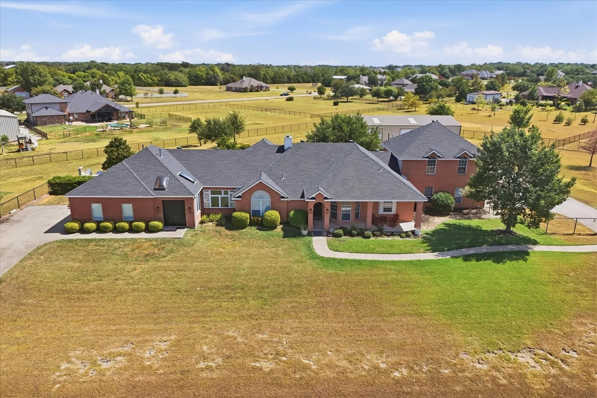 Single Family Residence For Sale in Collin County , 1150 Scarlett Drive, Lucas, Texas 75002, 5 Bedroom, 6 Bathroom, 5 Garage spaces, 4,734 Sqft, built in 2003, mls#21387400, Real Estate Agent in Lucas, Homes For Sale in Collin county, Homes For Sale in Lucas, Realtor in Lucas Texas, Real Estate Brokerage Independent Realty Texas, Luminita Cordes Realtor